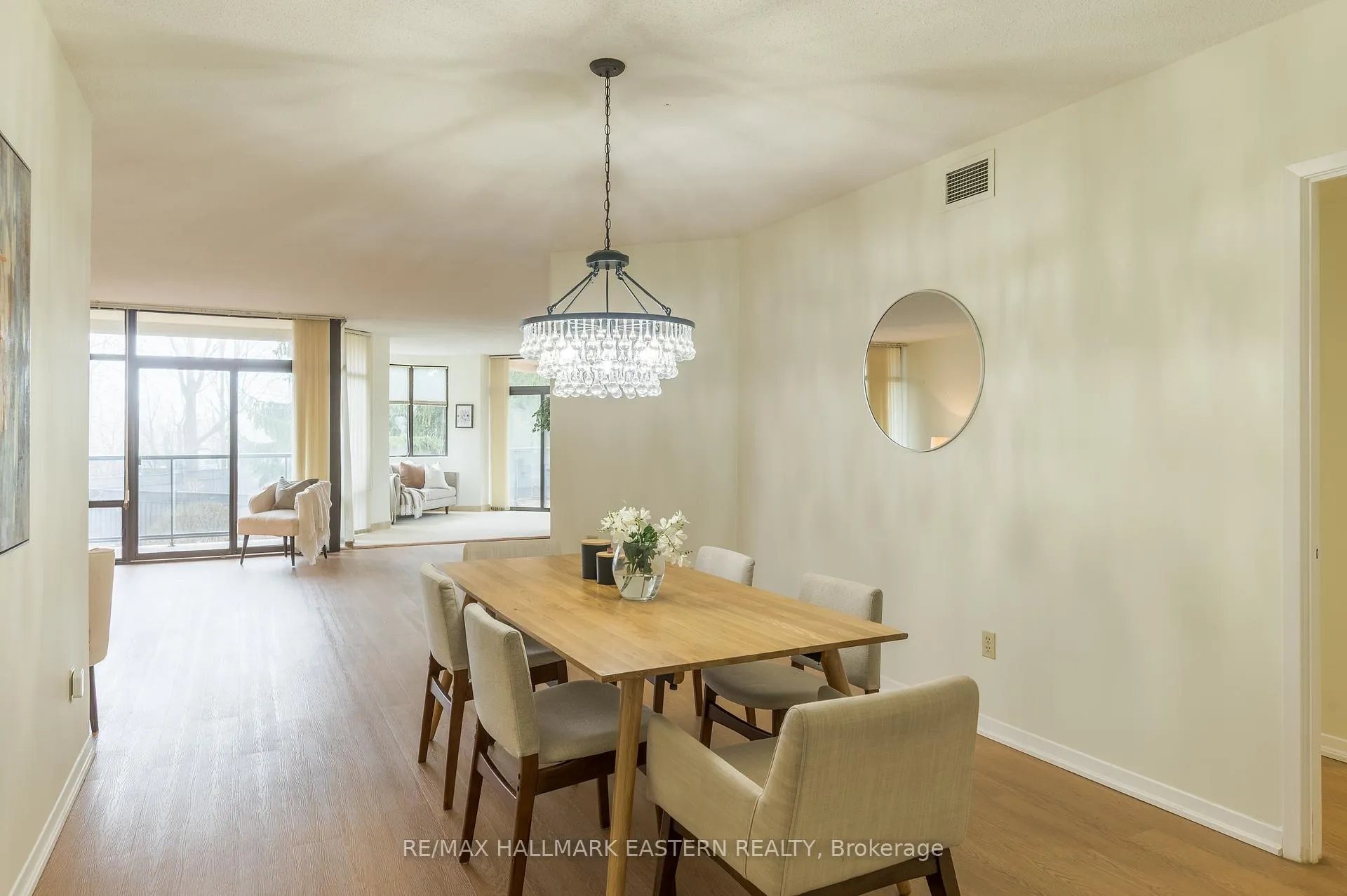 Photo 4 of Unit 204, 1818 Cherryhill Road, Peterborough, Monaghan Ward 2 — HOMEH