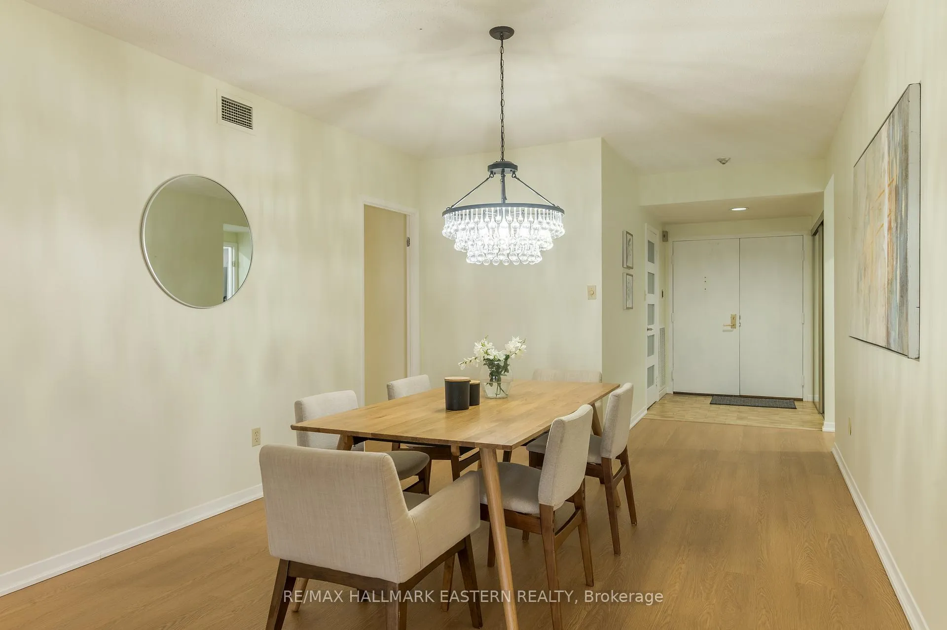 Photo 5 of Unit 204, 1818 Cherryhill Road, Peterborough, Monaghan Ward 2 — HOMEH