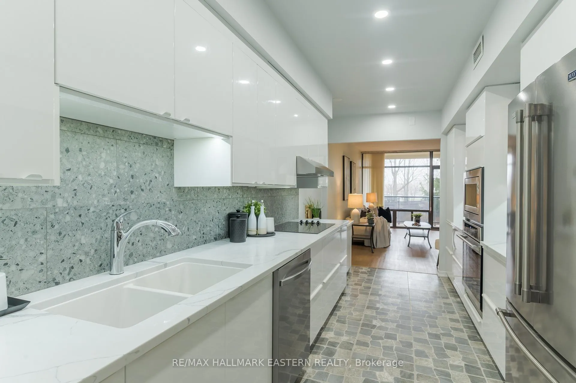 Photo 8 of Unit 204, 1818 Cherryhill Road, Peterborough, Monaghan Ward 2 — HOMEH