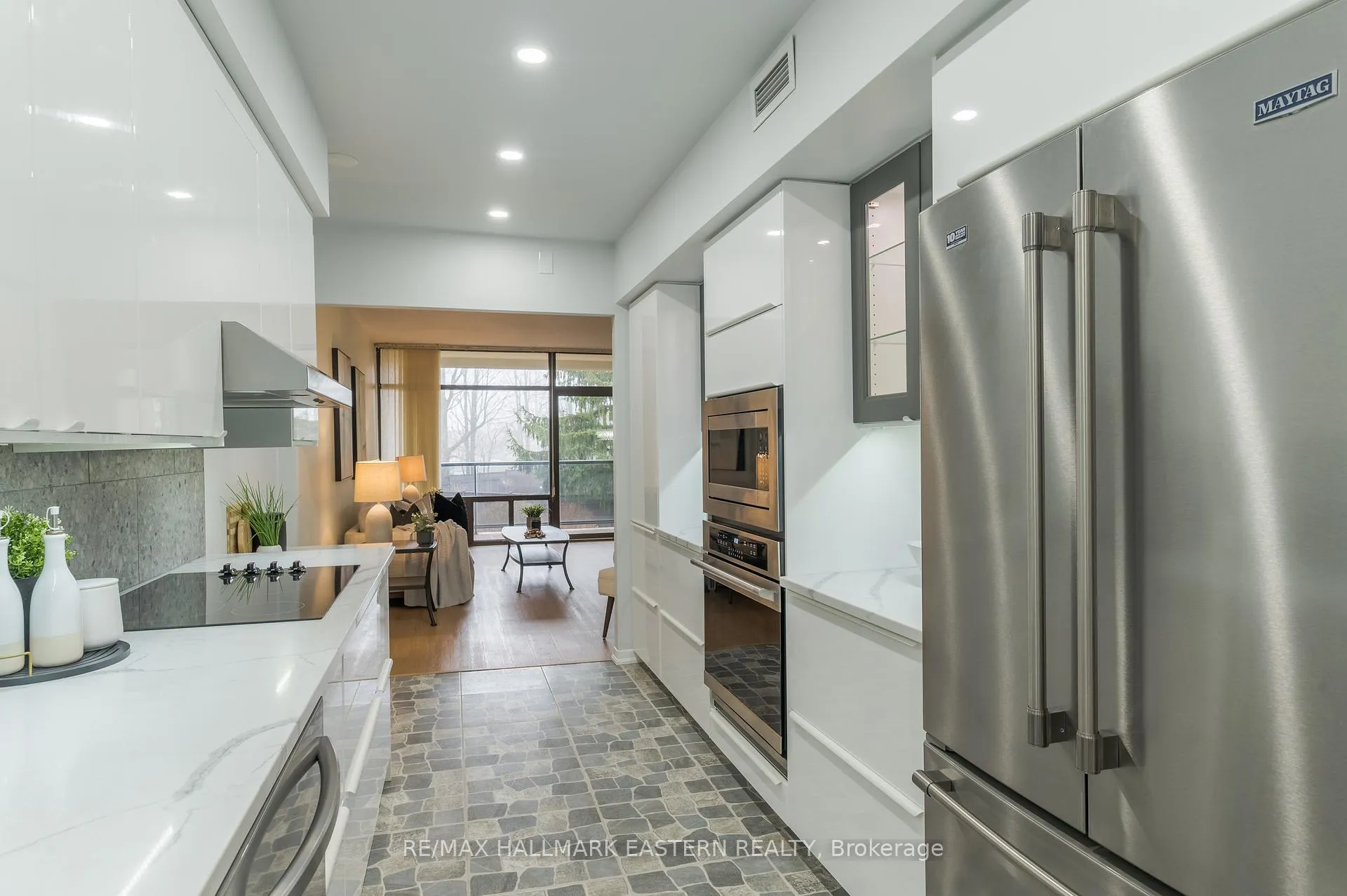 Photo 11 of Unit 204, 1818 Cherryhill Road, Peterborough, Monaghan Ward 2 — HOMEH