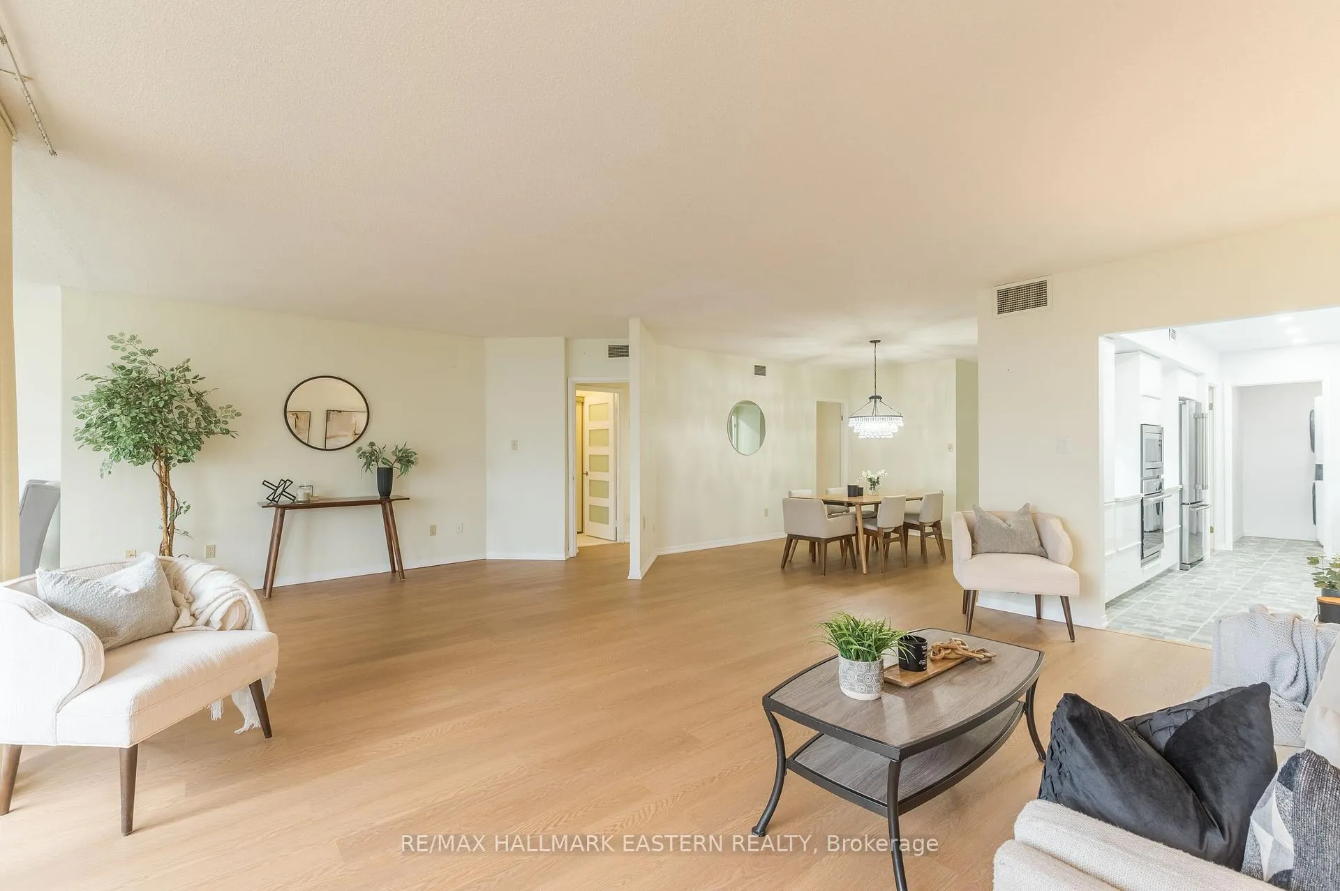 Photo 13 of Unit 204, 1818 Cherryhill Road, Peterborough, Monaghan Ward 2 — HOMEH