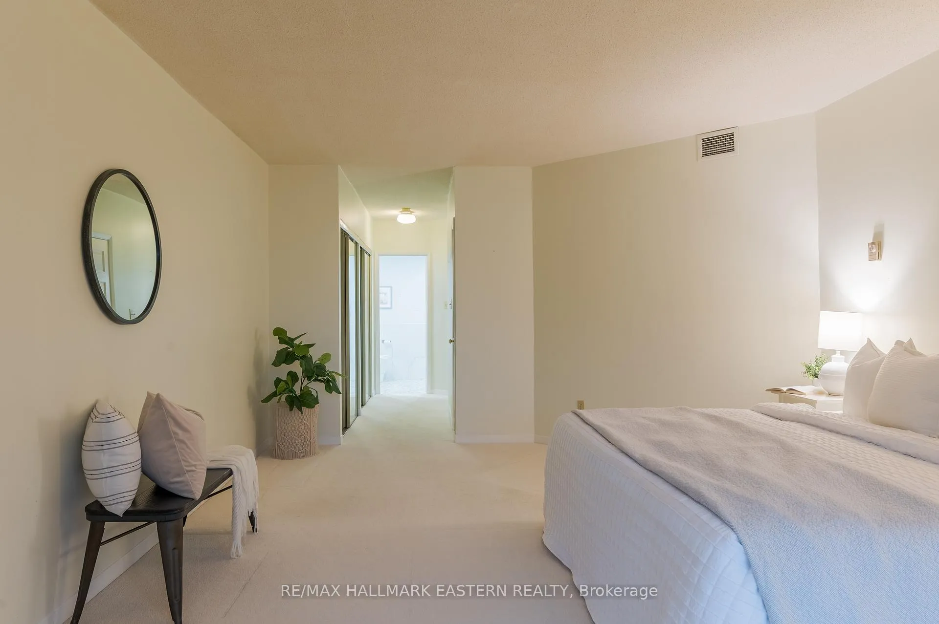 Photo 26 of Unit 204, 1818 Cherryhill Road, Peterborough, Monaghan Ward 2 — HOMEH
