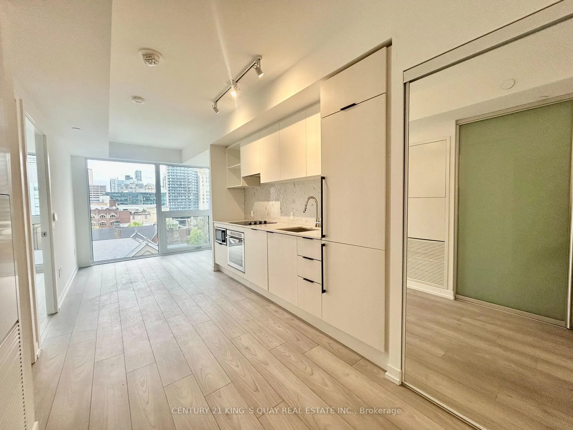 Photo 2 of Unit 808, 82 Dalhousie Street, Toronto, Church-Yonge Corridor — HOMEH