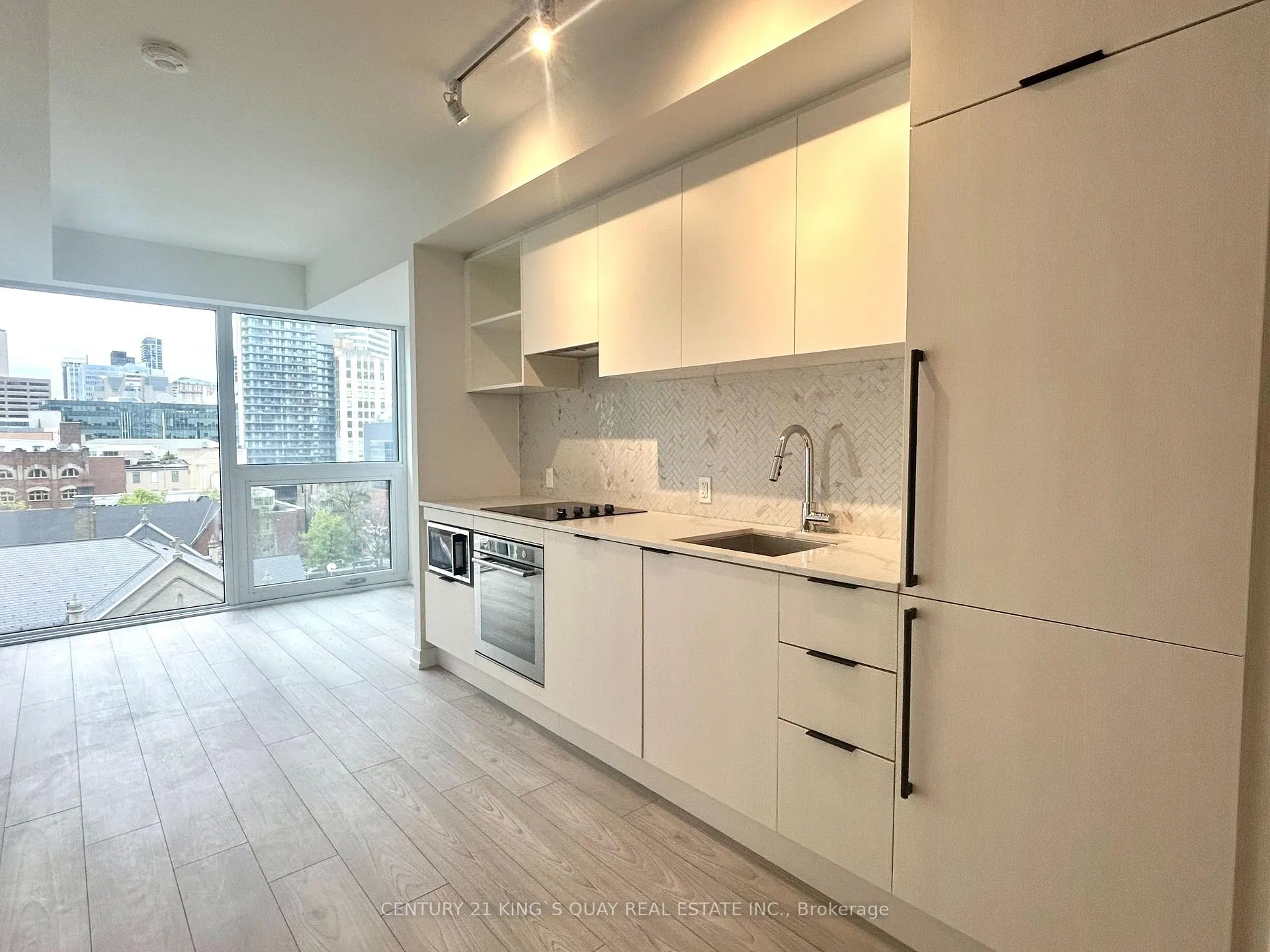 Photo 4 of Unit 808, 82 Dalhousie Street, Toronto, Church-Yonge Corridor — HOMEH