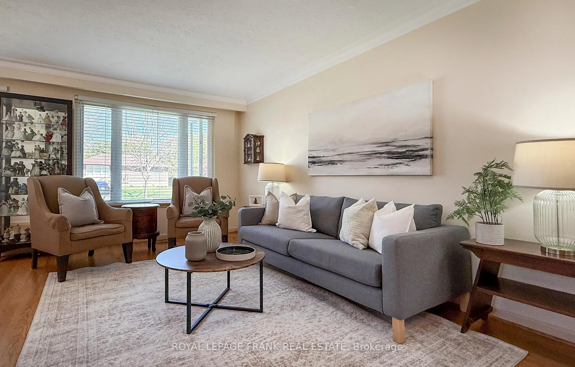 Photo 3 of 336 Viewmount Street, Oshawa, Donevan — HOMEH
