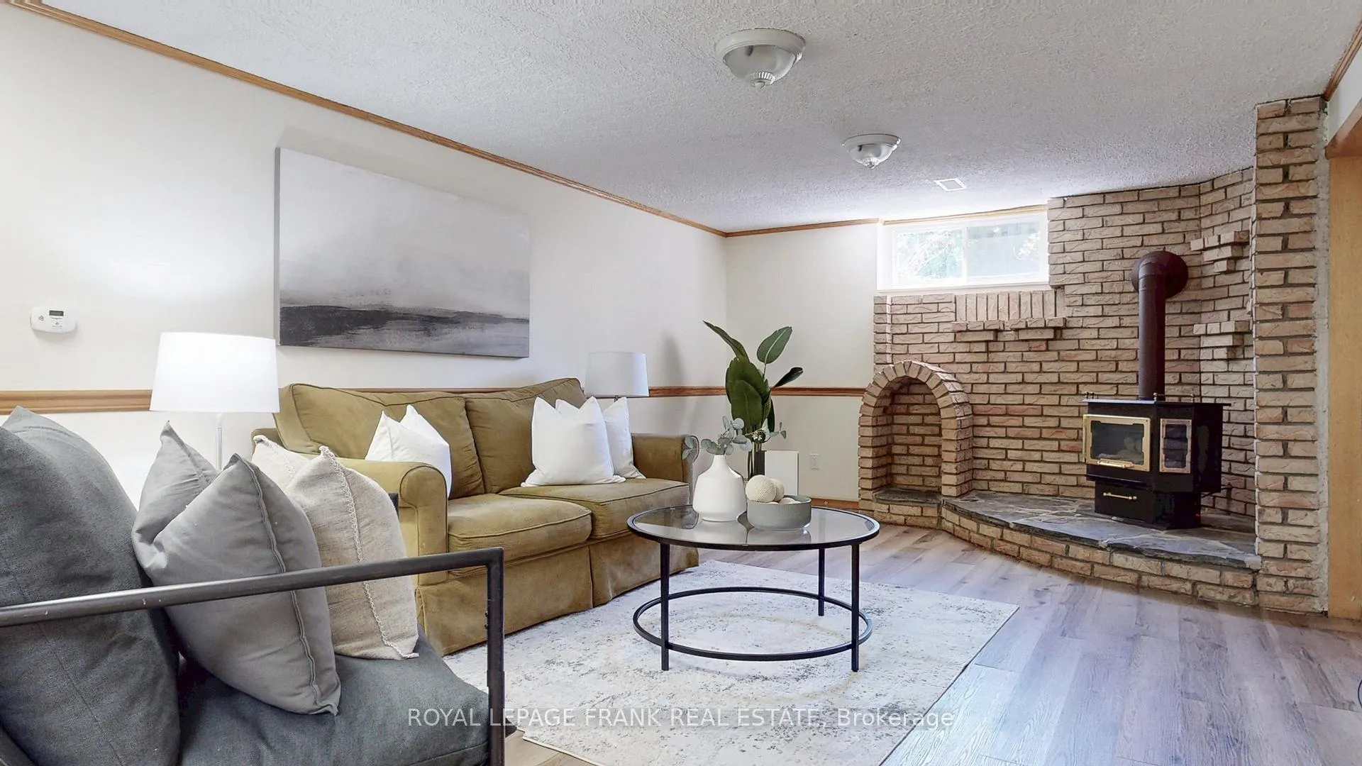 Photo 17 of 336 Viewmount Street, Oshawa, Donevan — HOMEH
