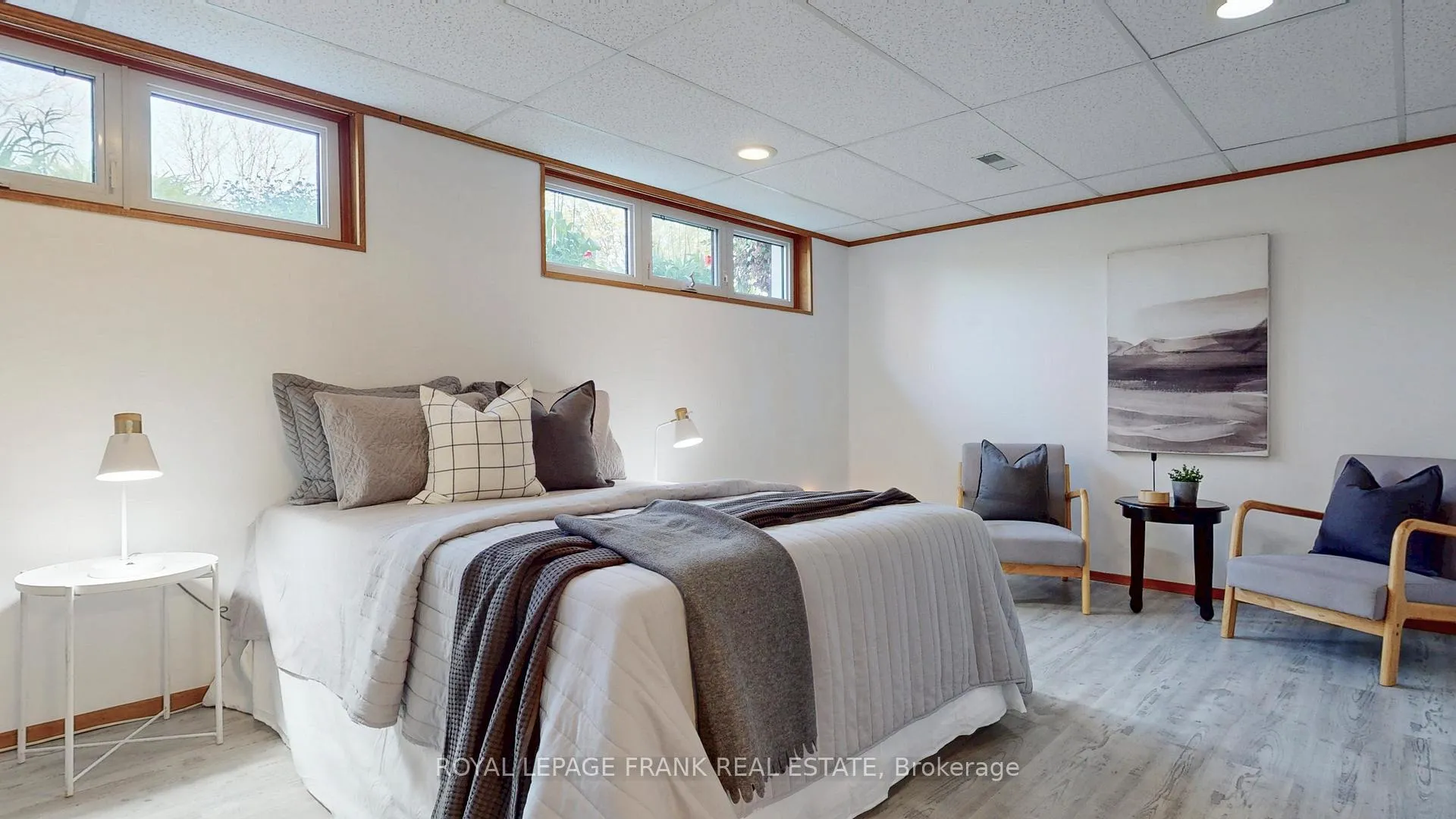 Photo 21 of 336 Viewmount Street, Oshawa, Donevan — HOMEH