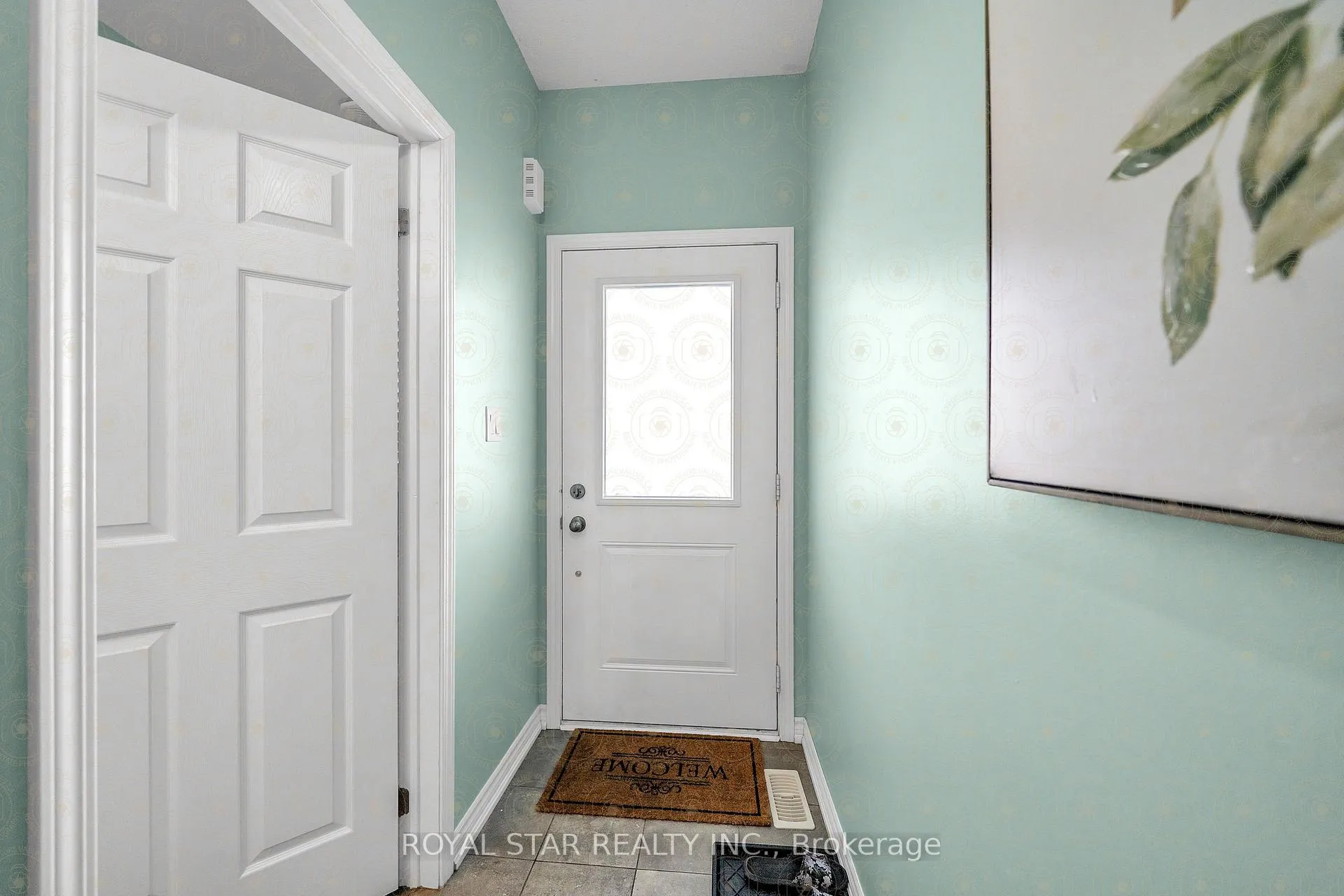 Photo 3 of 30 Prospect Way, Whitby, Pringle Creek — HOMEH
