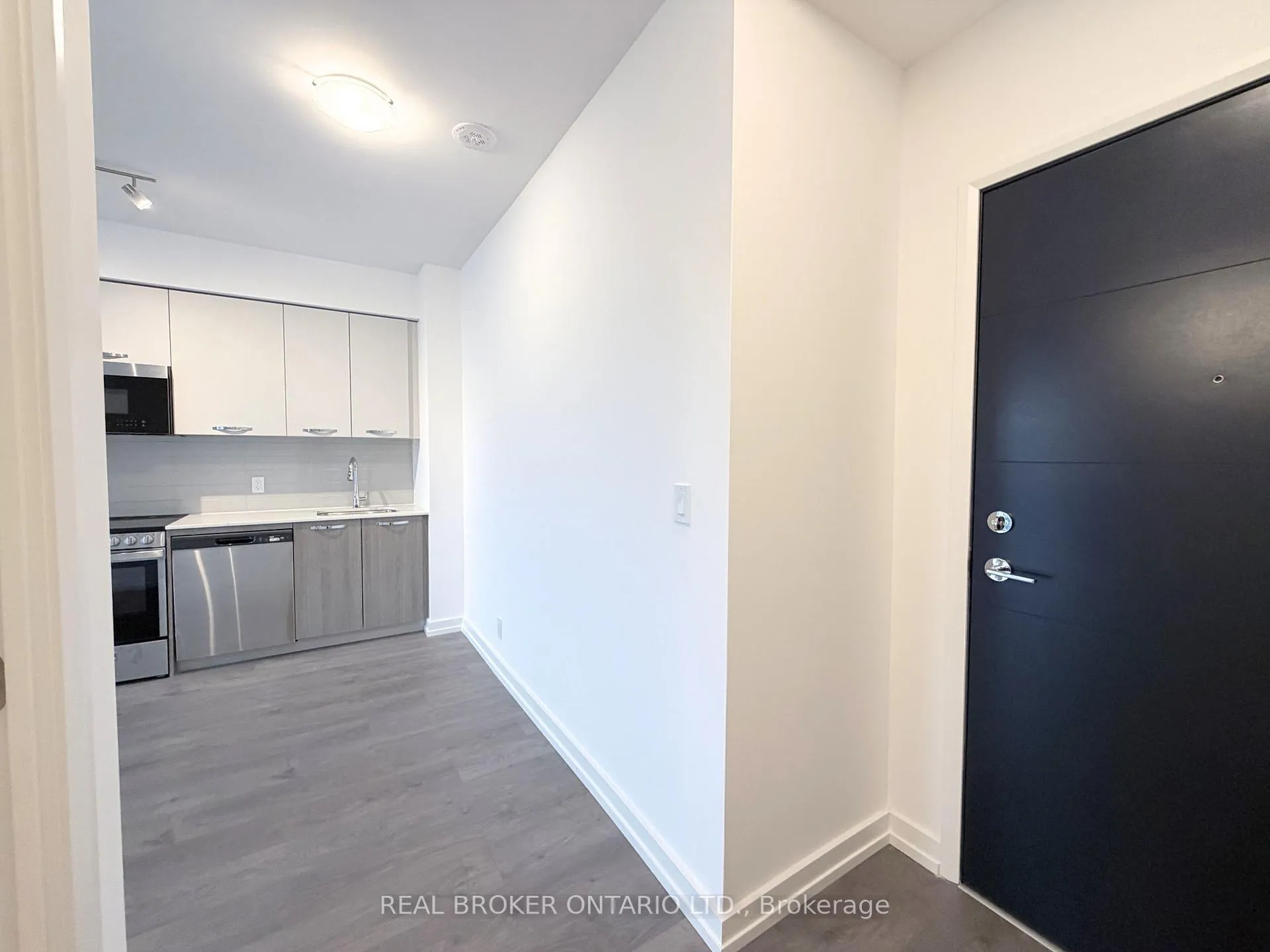 Photo 2 of Unit 824, 75 James Street S, Hamilton, Corktown — HOMEH