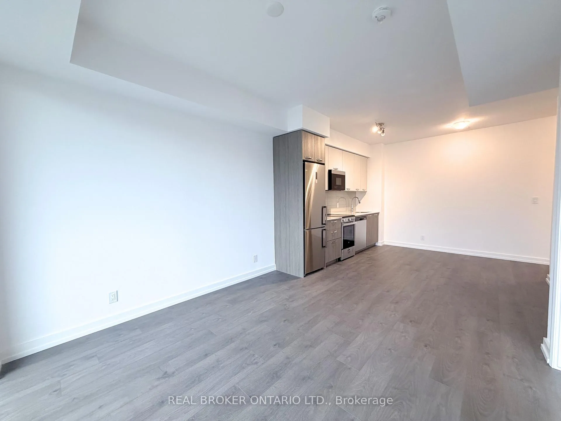Photo 5 of Unit 824, 75 James Street S, Hamilton, Corktown — HOMEH