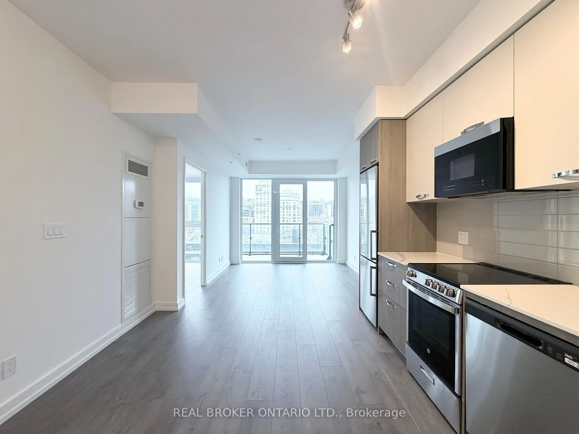 Photo 6 of Unit 824, 75 James Street S, Hamilton, Corktown — HOMEH