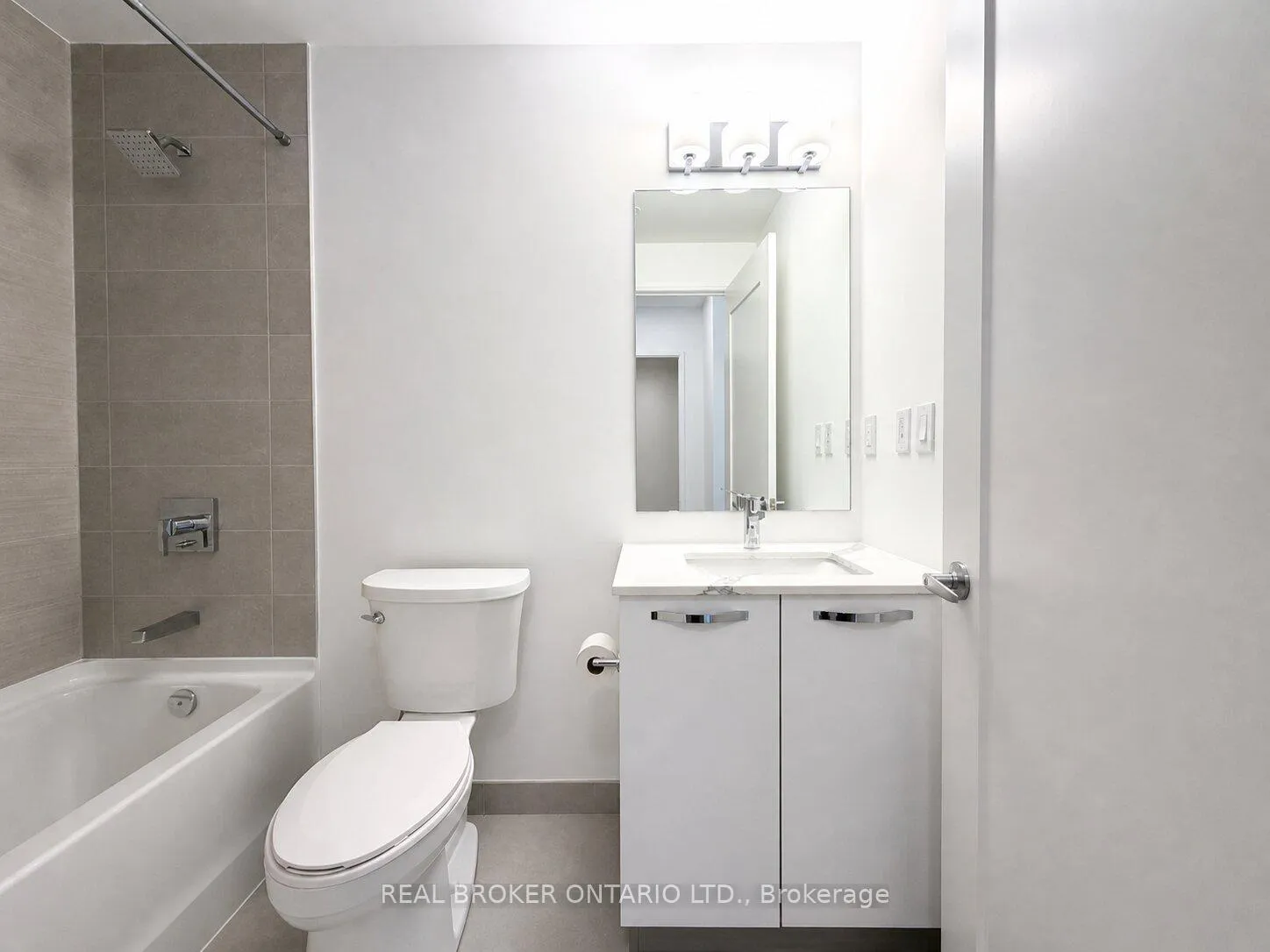 Photo 8 of Unit 824, 75 James Street S, Hamilton, Corktown — HOMEH