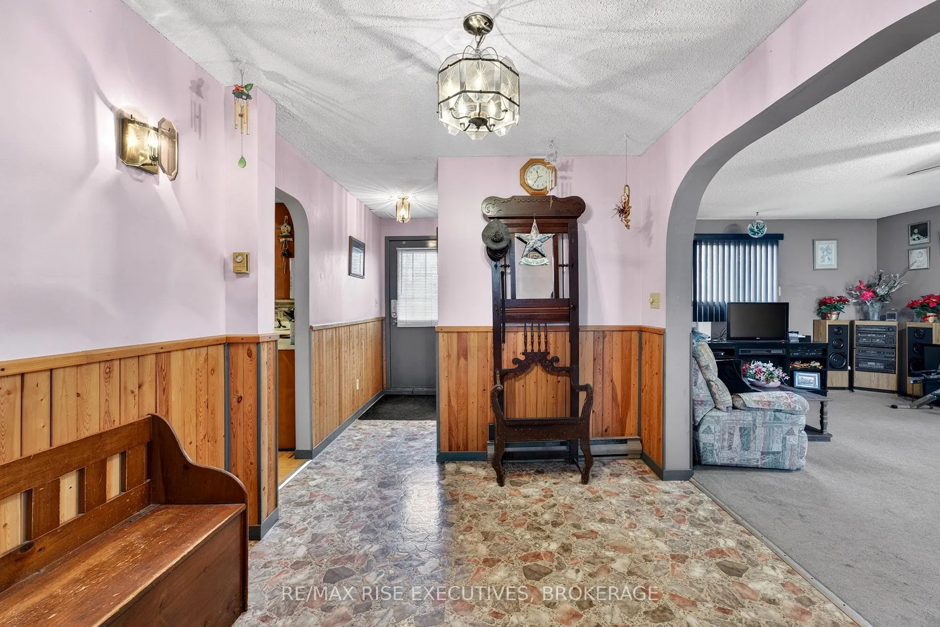 Photo 8 of 2260 Sydenham Road, Kingston, City North of 401 — HOMEH