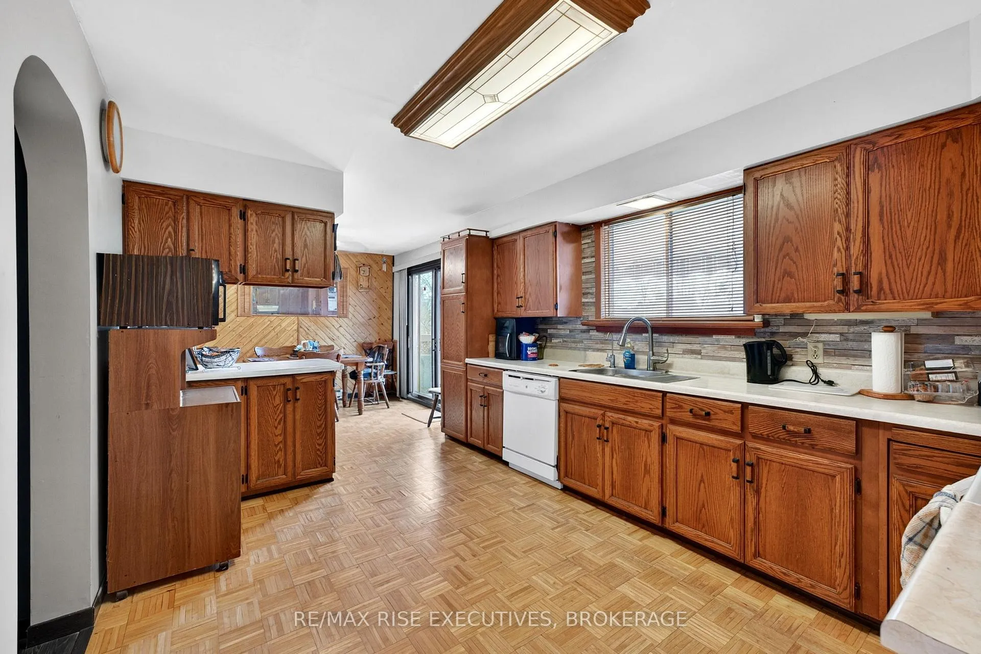 Photo 11 of 2260 Sydenham Road, Kingston, City North of 401 — HOMEH