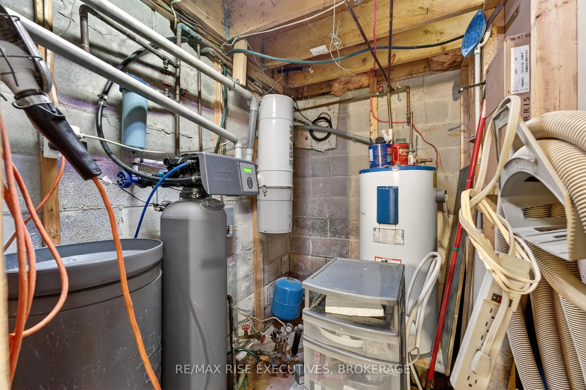 Photo 34 of 2260 Sydenham Road, Kingston, City North of 401 — HOMEH