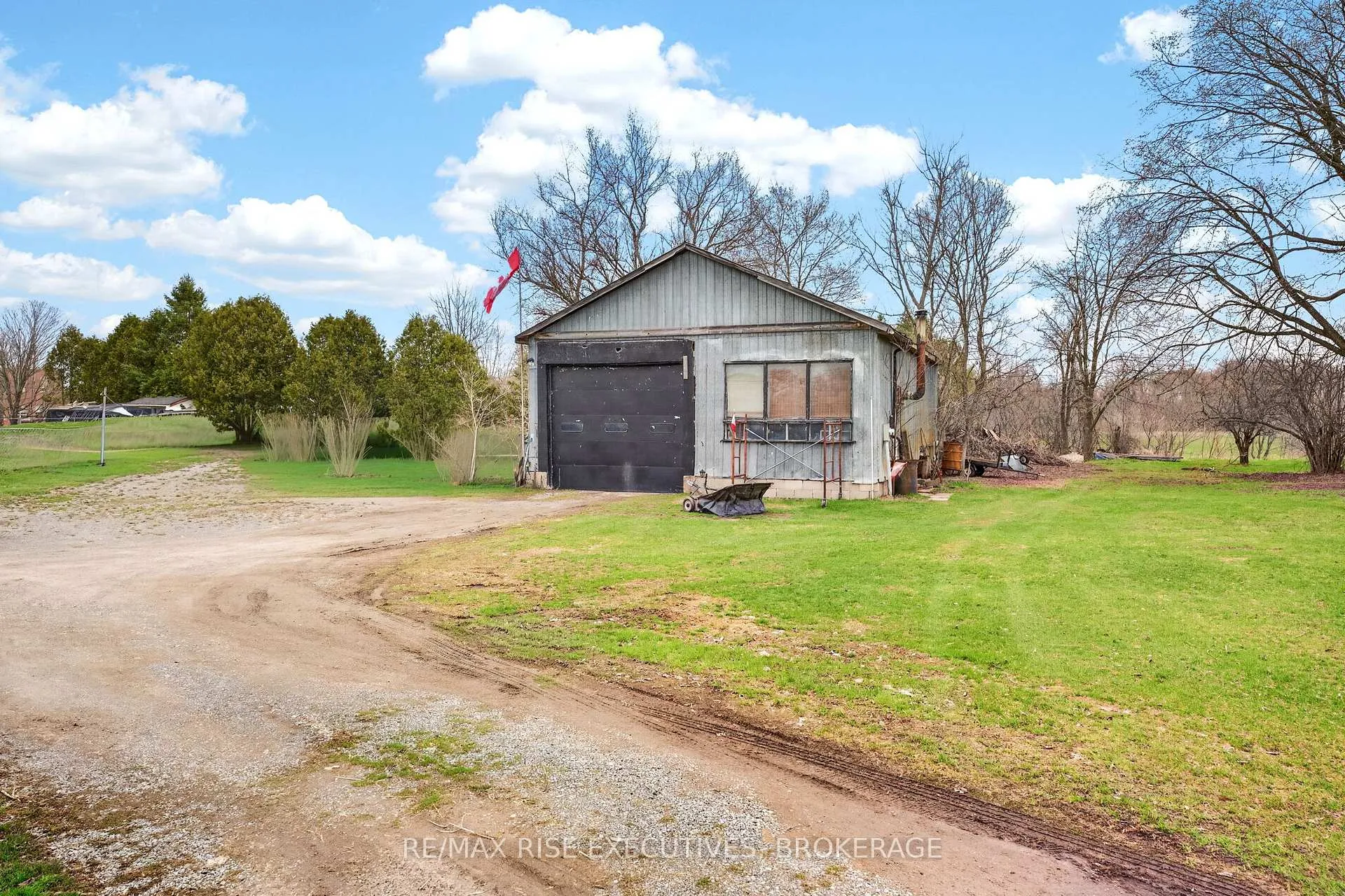 Photo 38 of 2260 Sydenham Road, Kingston, City North of 401 — HOMEH
