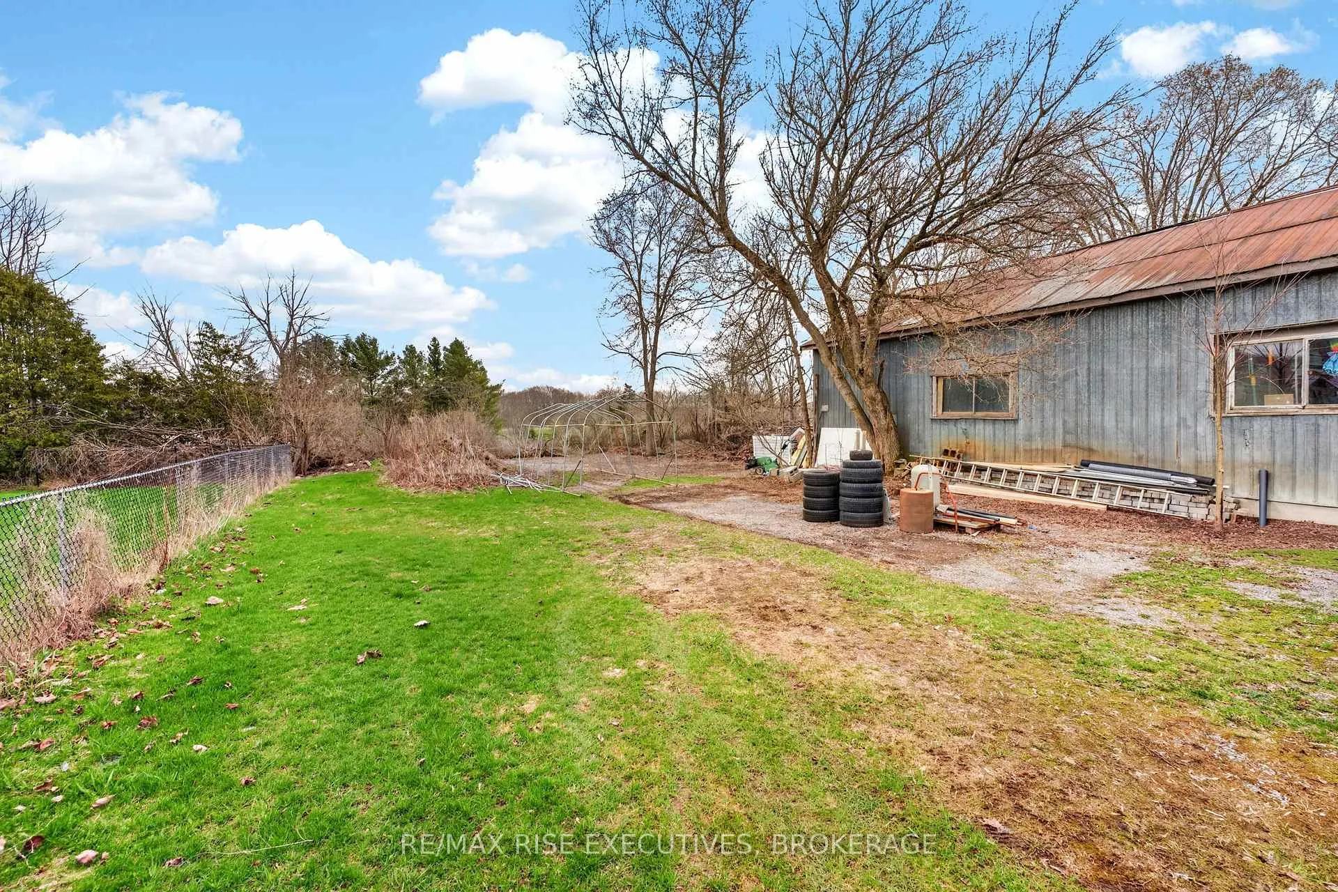 Photo 39 of 2260 Sydenham Road, Kingston, City North of 401 — HOMEH
