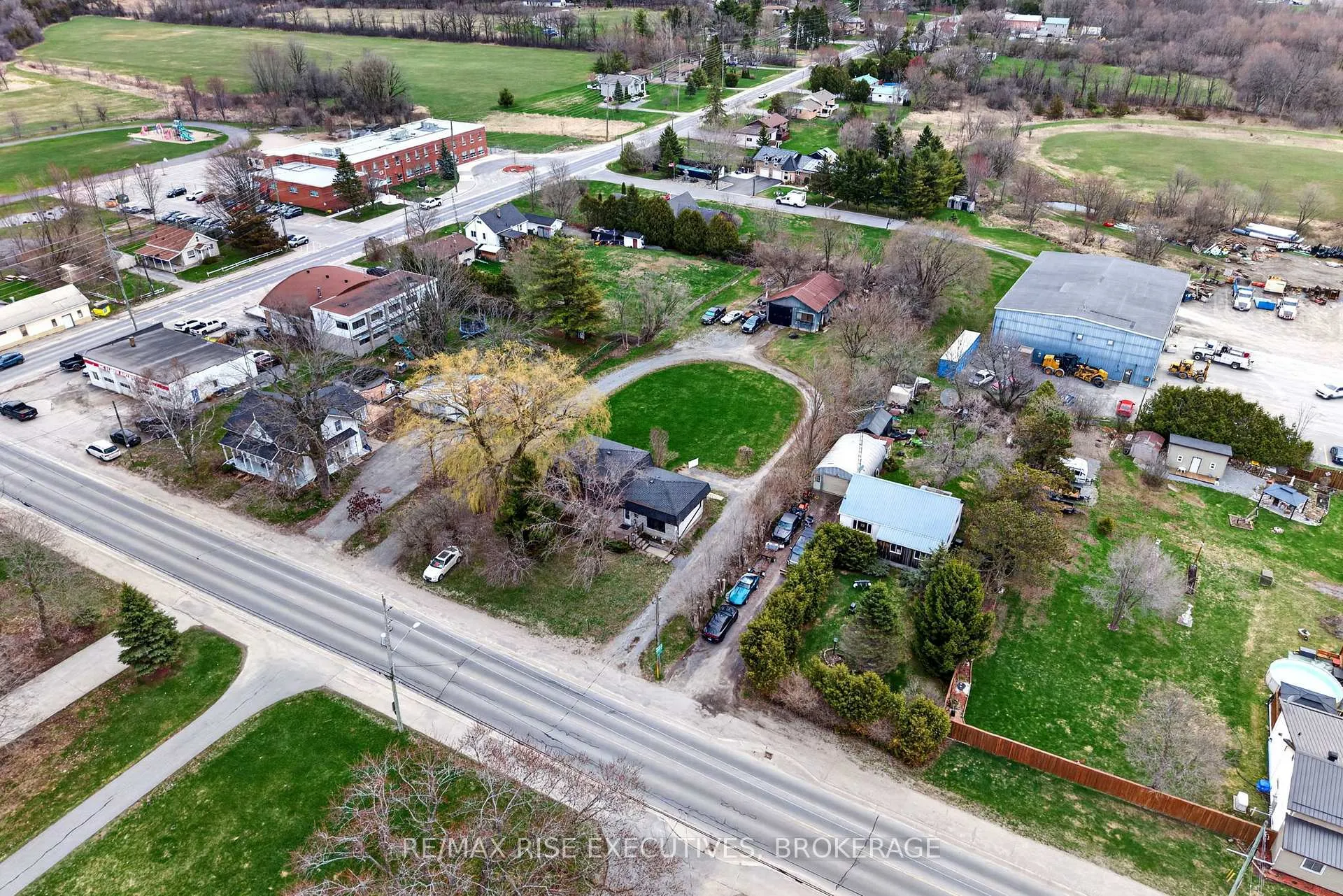 Photo 41 of 2260 Sydenham Road, Kingston, City North of 401 — HOMEH