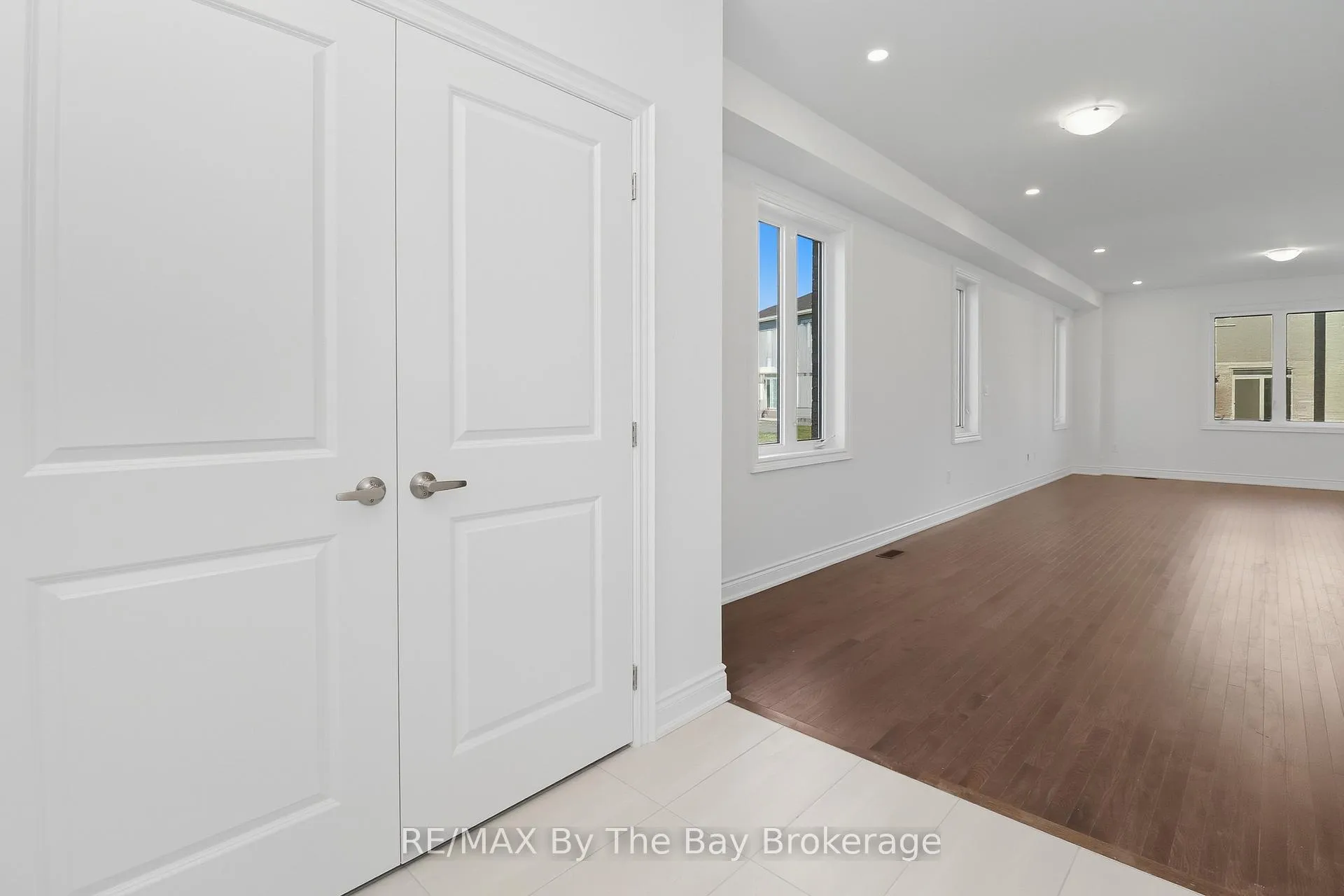 Photo 7 of 59 Amber Drive, Wasaga Beach — HOMEH
