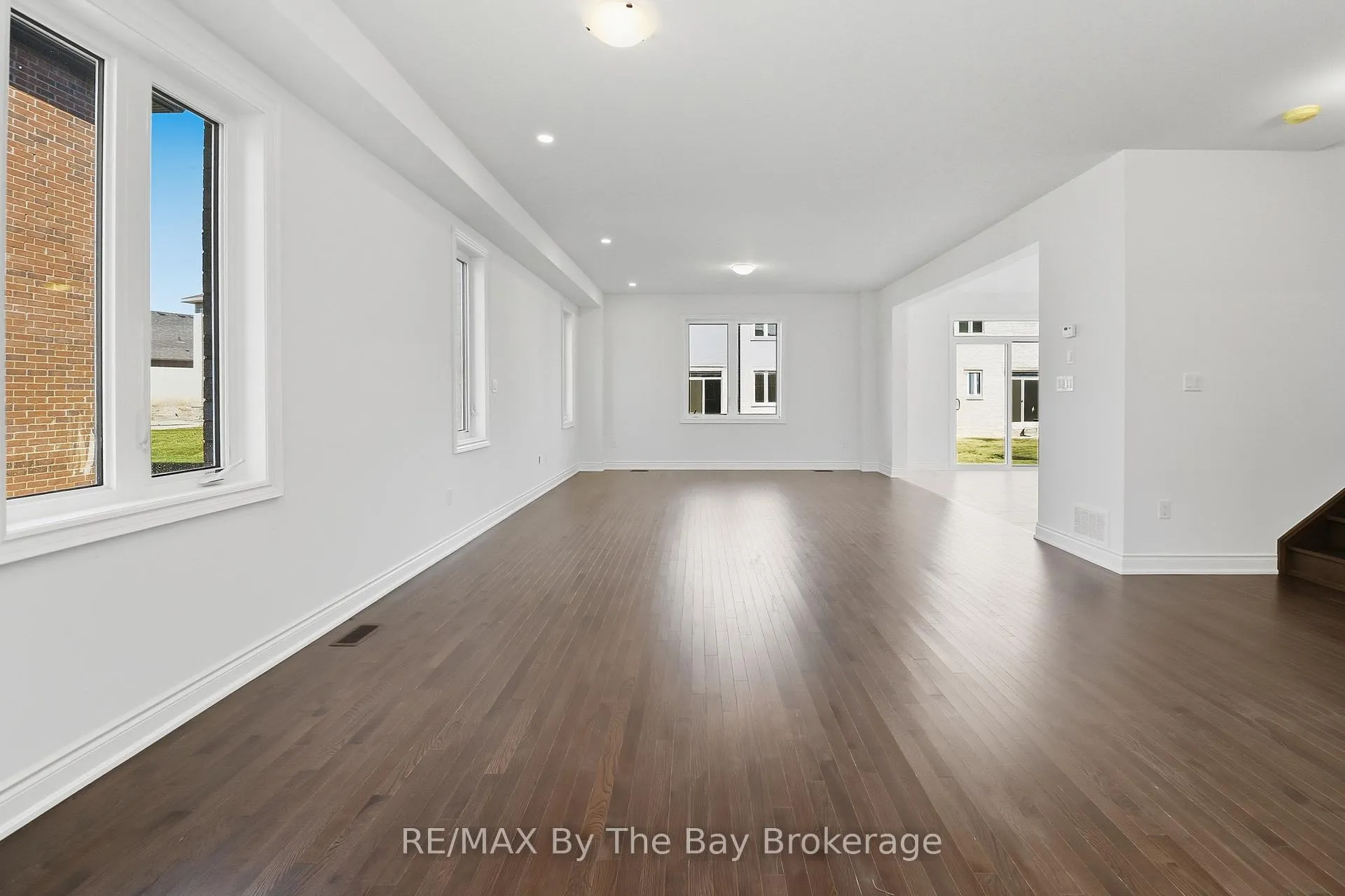 Photo 8 of 59 Amber Drive, Wasaga Beach — HOMEH