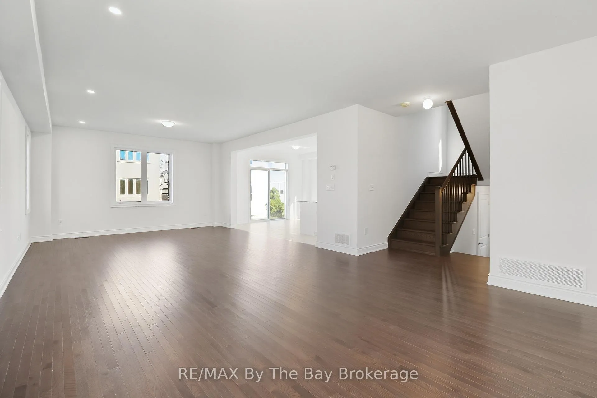 Photo 9 of 59 Amber Drive, Wasaga Beach — HOMEH