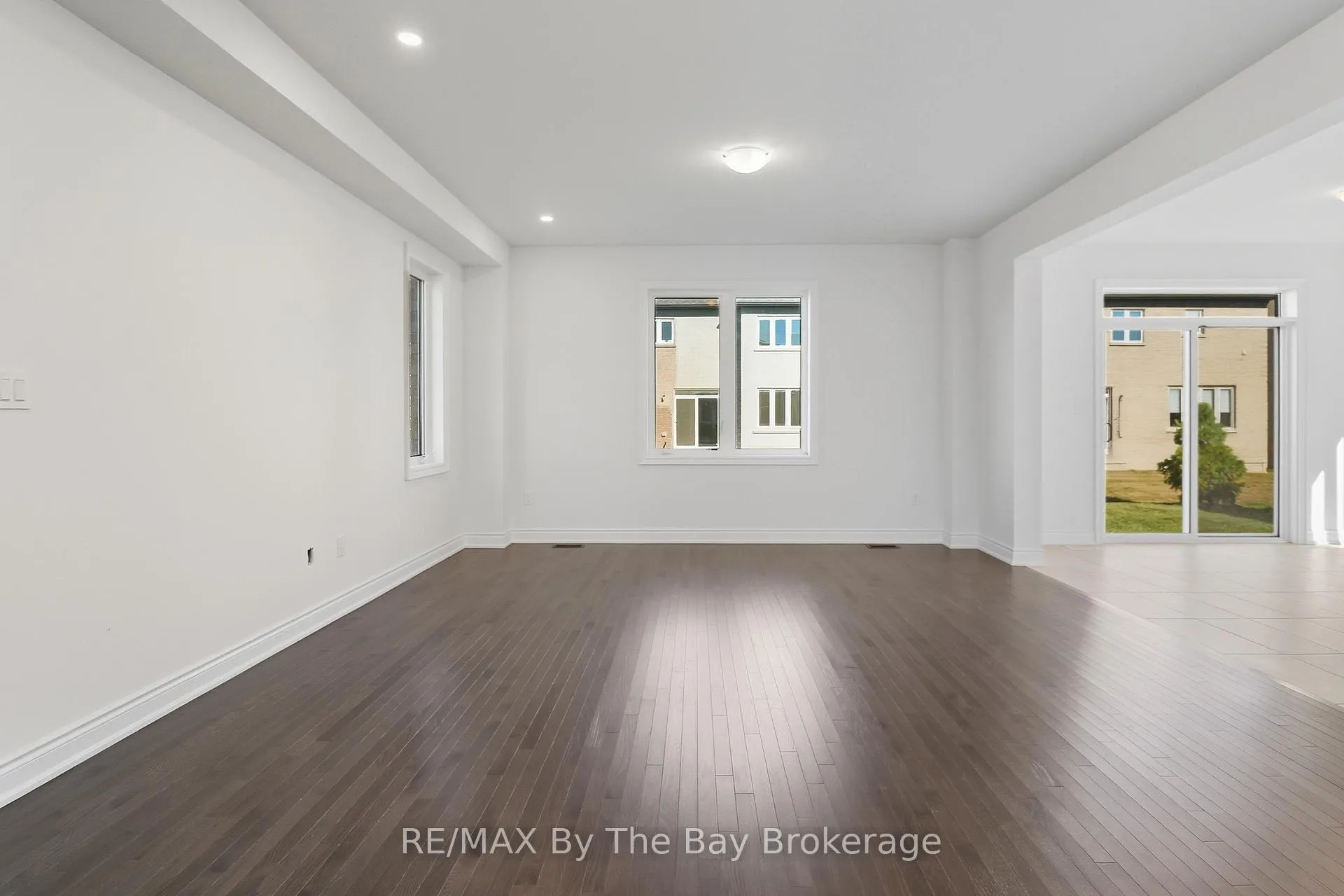 Photo 11 of 59 Amber Drive, Wasaga Beach — HOMEH