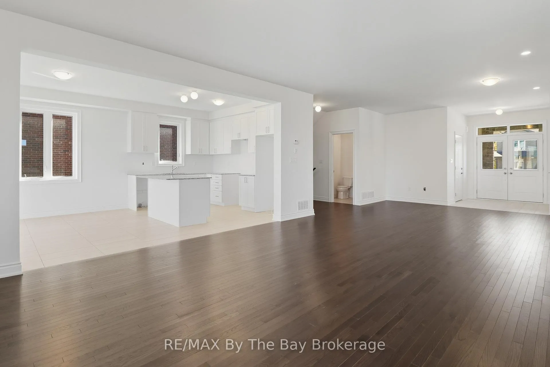 Photo 12 of 59 Amber Drive, Wasaga Beach — HOMEH