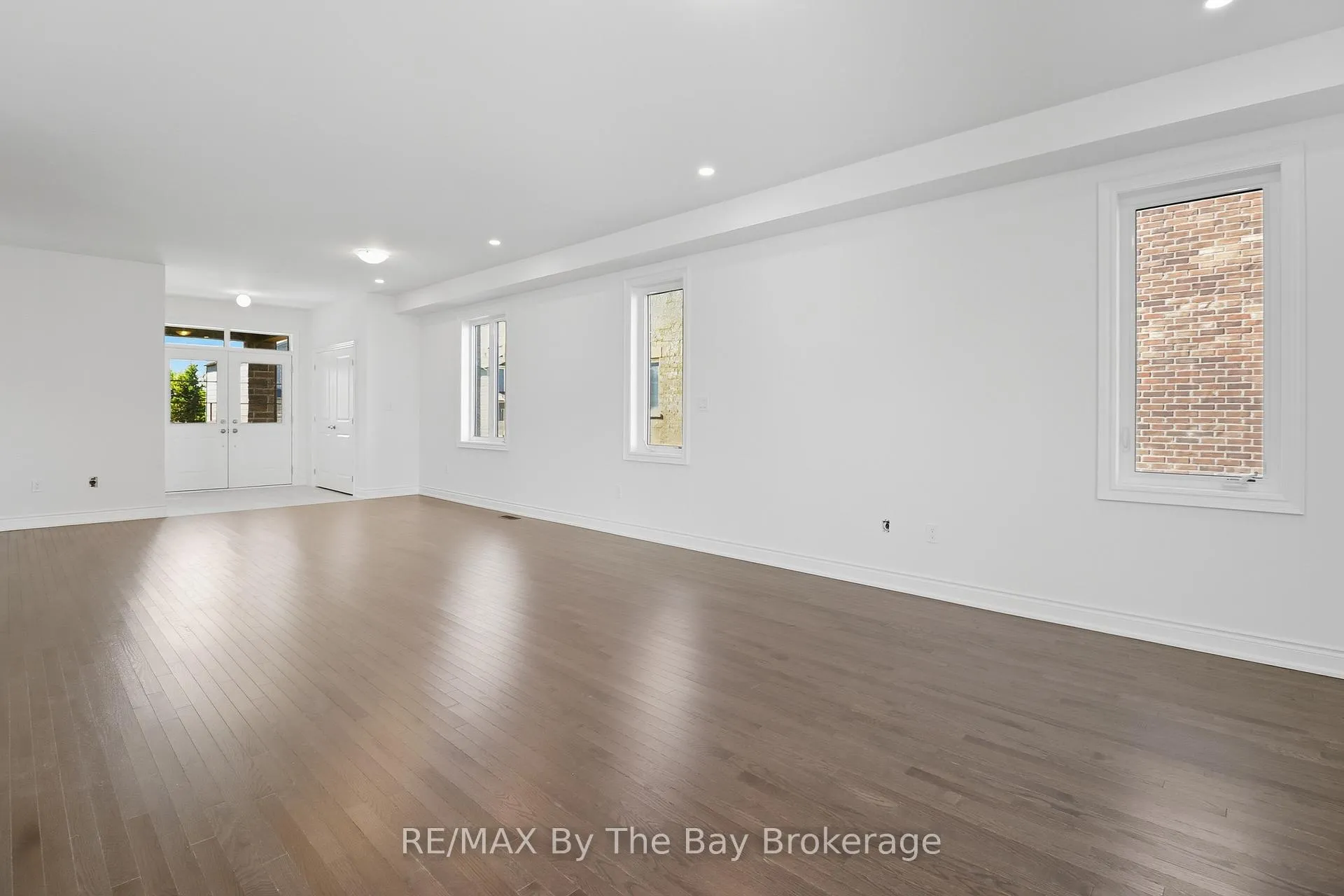 Photo 13 of 59 Amber Drive, Wasaga Beach — HOMEH