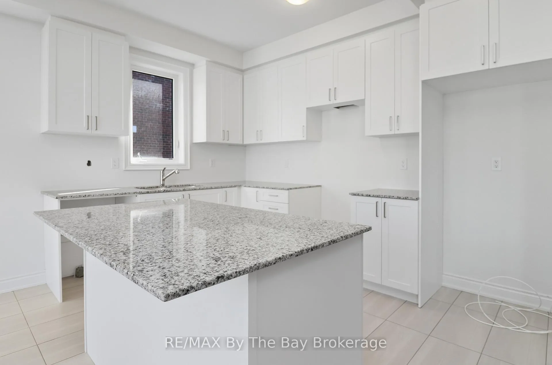 Photo 18 of 59 Amber Drive, Wasaga Beach — HOMEH