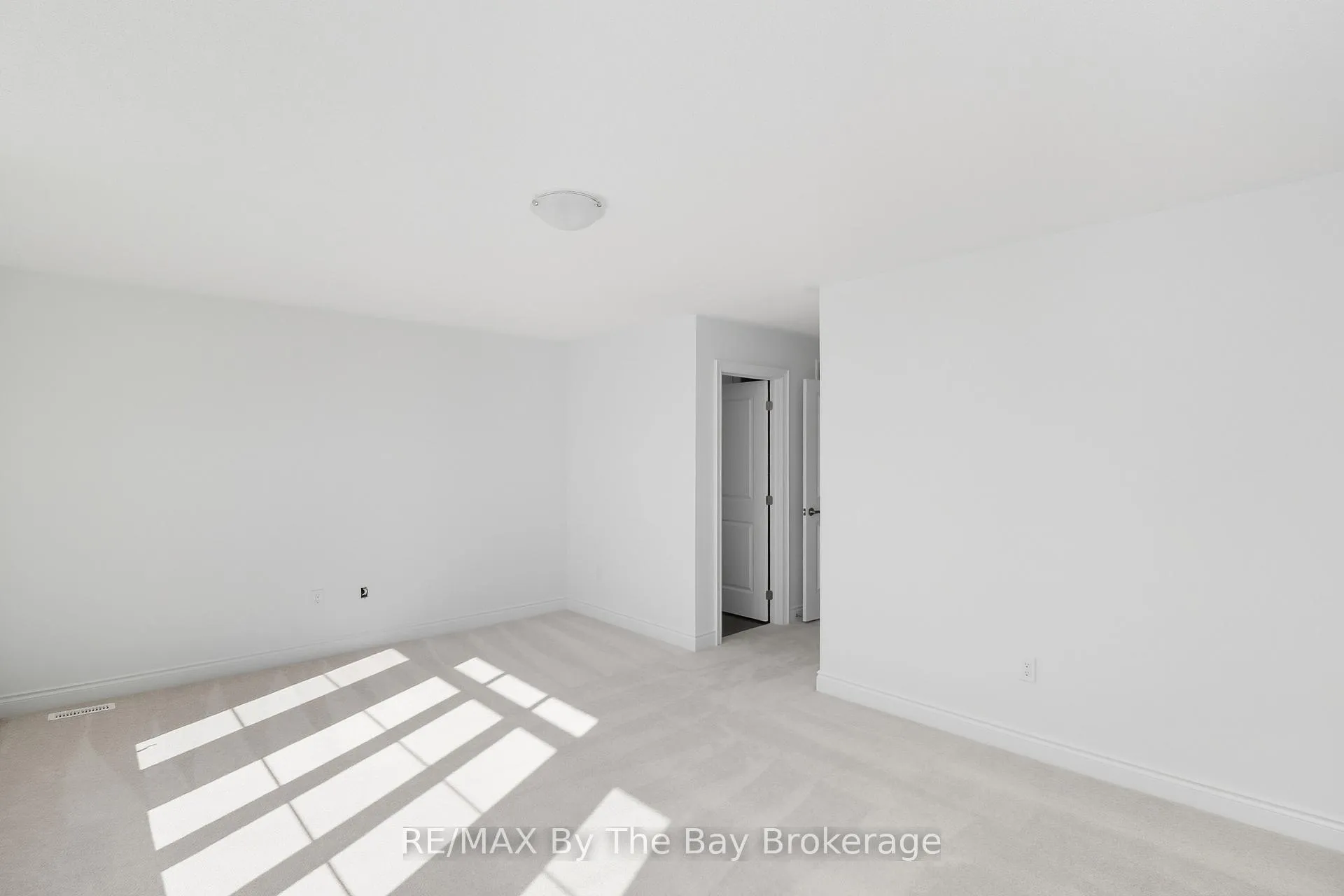 Photo 26 of 59 Amber Drive, Wasaga Beach — HOMEH