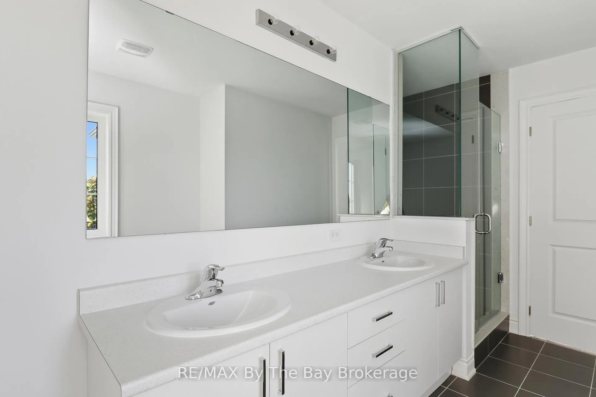 Photo 29 of 59 Amber Drive, Wasaga Beach — HOMEH