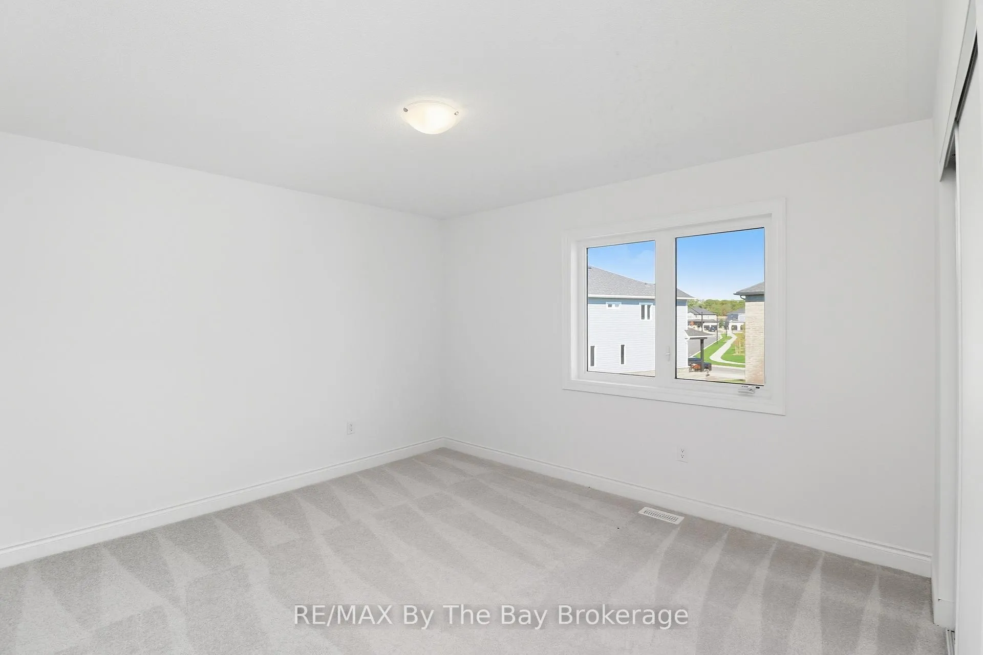 Photo 36 of 59 Amber Drive, Wasaga Beach — HOMEH