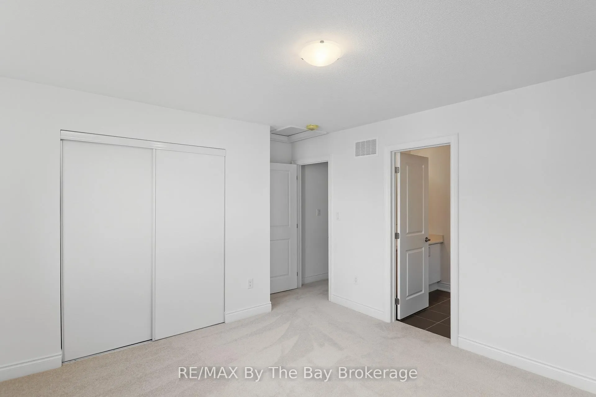 Photo 37 of 59 Amber Drive, Wasaga Beach — HOMEH