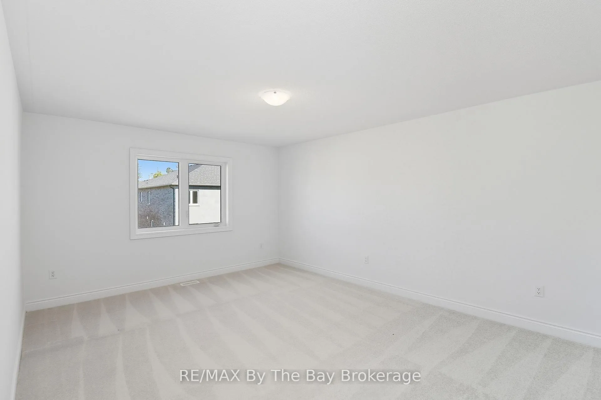 Photo 39 of 59 Amber Drive, Wasaga Beach — HOMEH