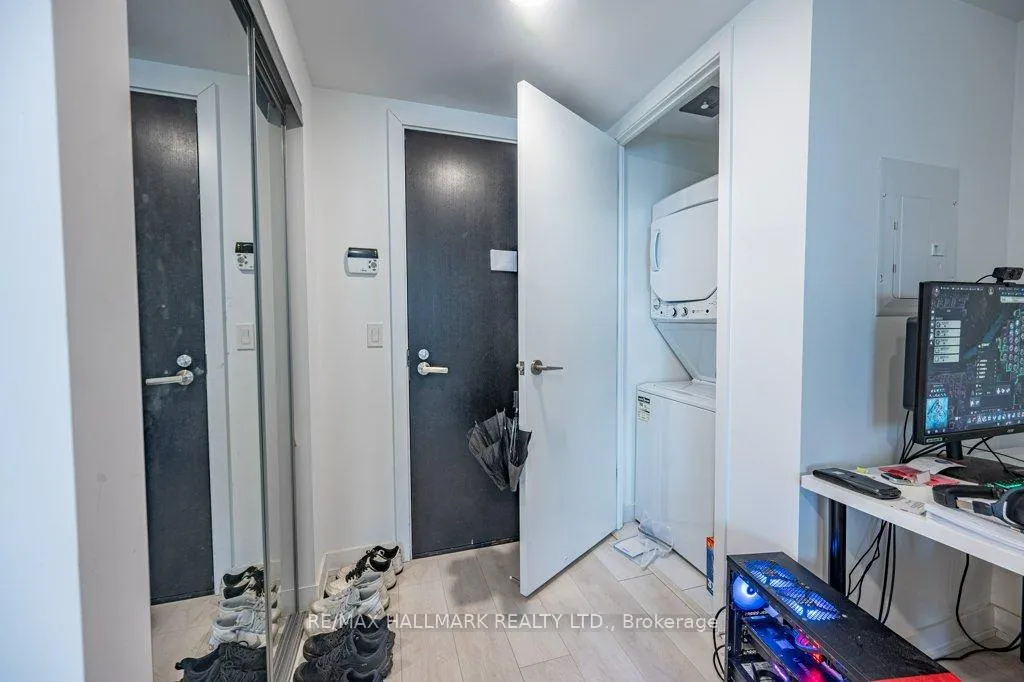 Photo 8 of Unit 3202, 501 Yonge Street, Toronto, Church-Yonge Corridor — HOMEH