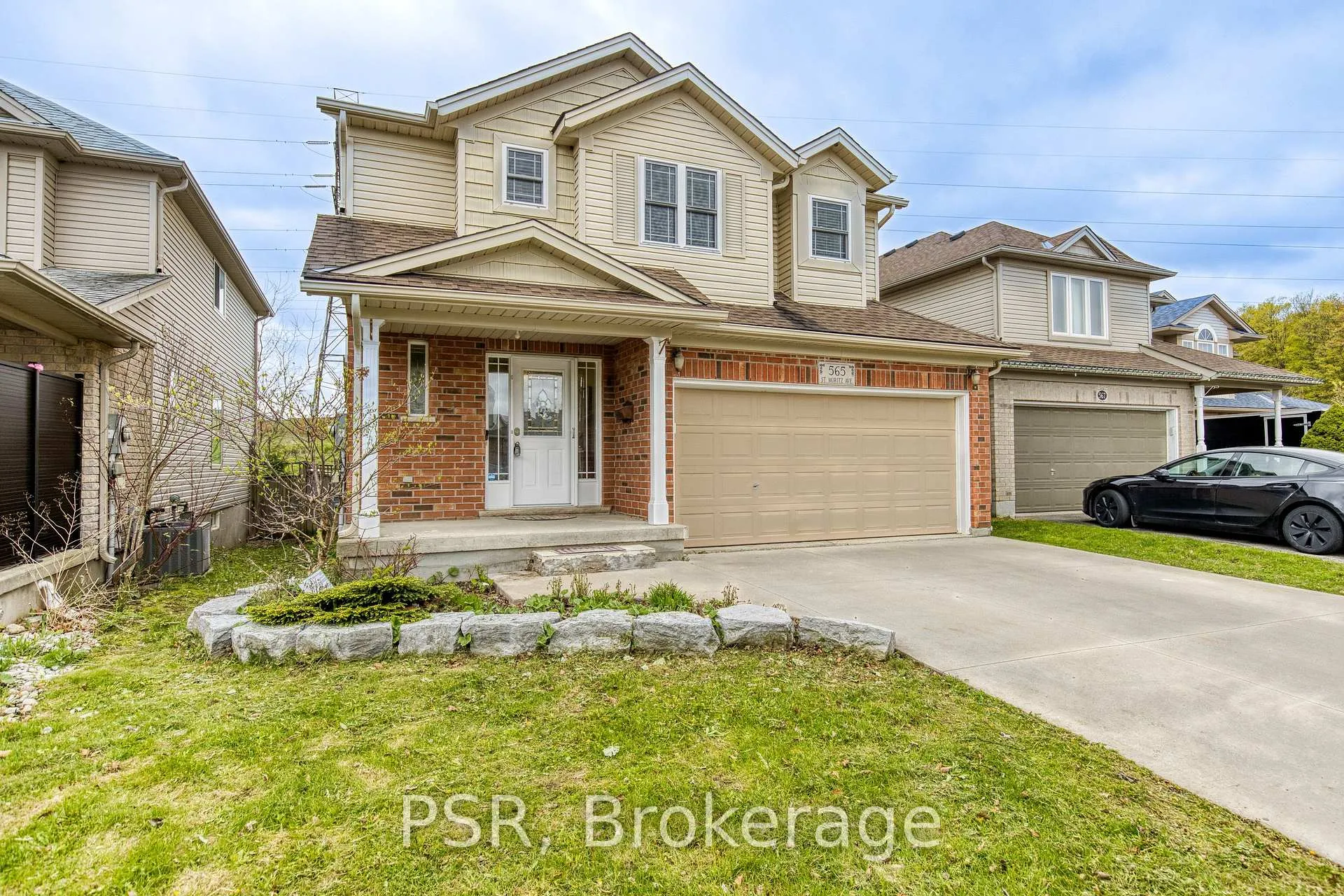Front of 565 St Moritz Avenue