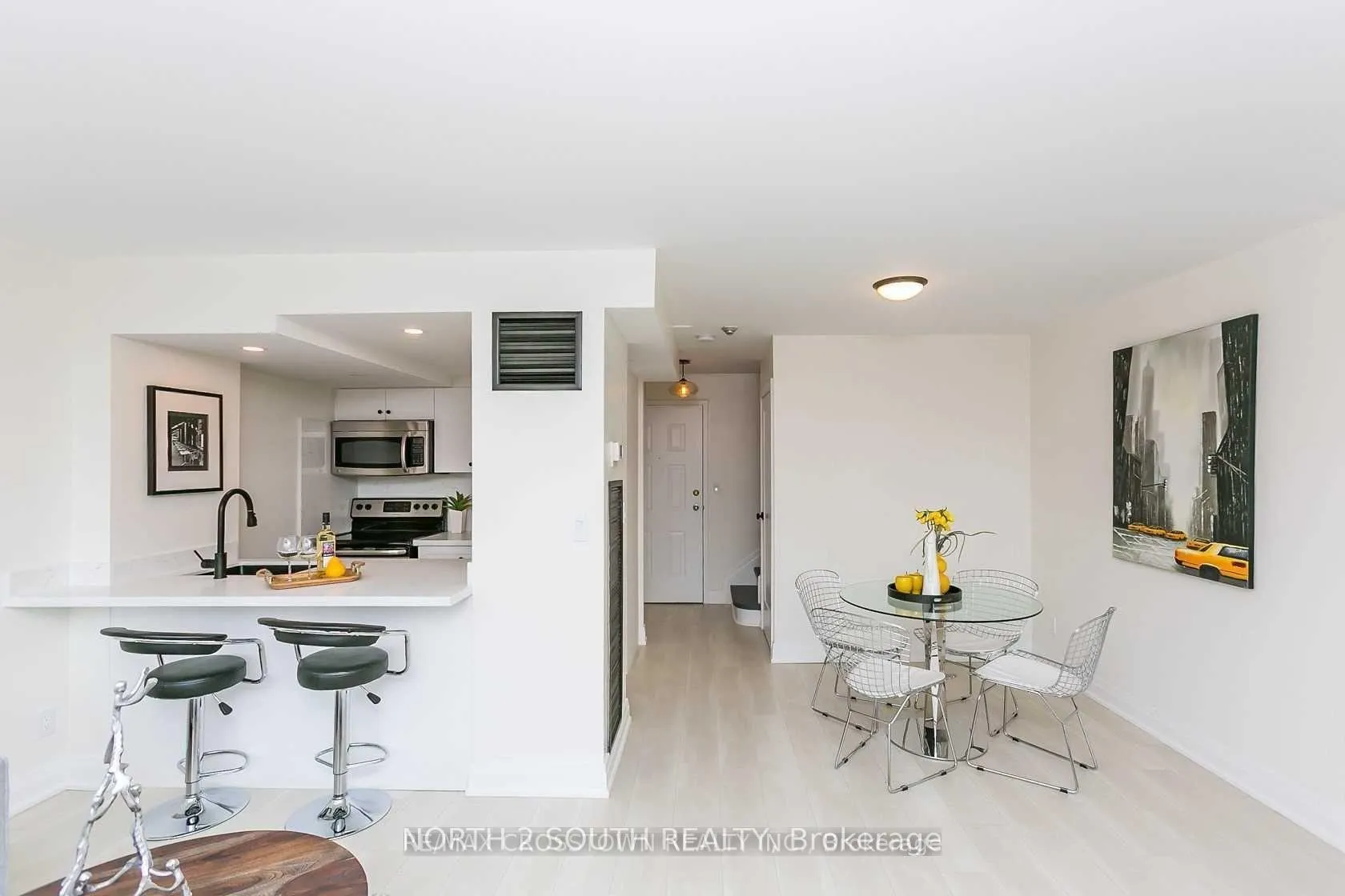 Photo 3 of Unit 913, 222 The Esplanade Avenue, Toronto, Waterfront Communities — HOMEH