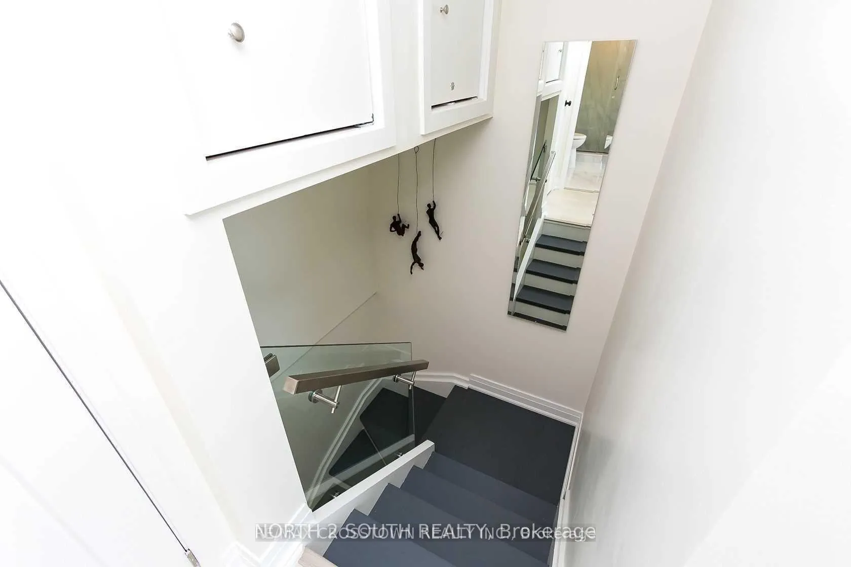 Photo 8 of Unit 913, 222 The Esplanade Avenue, Toronto, Waterfront Communities — HOMEH