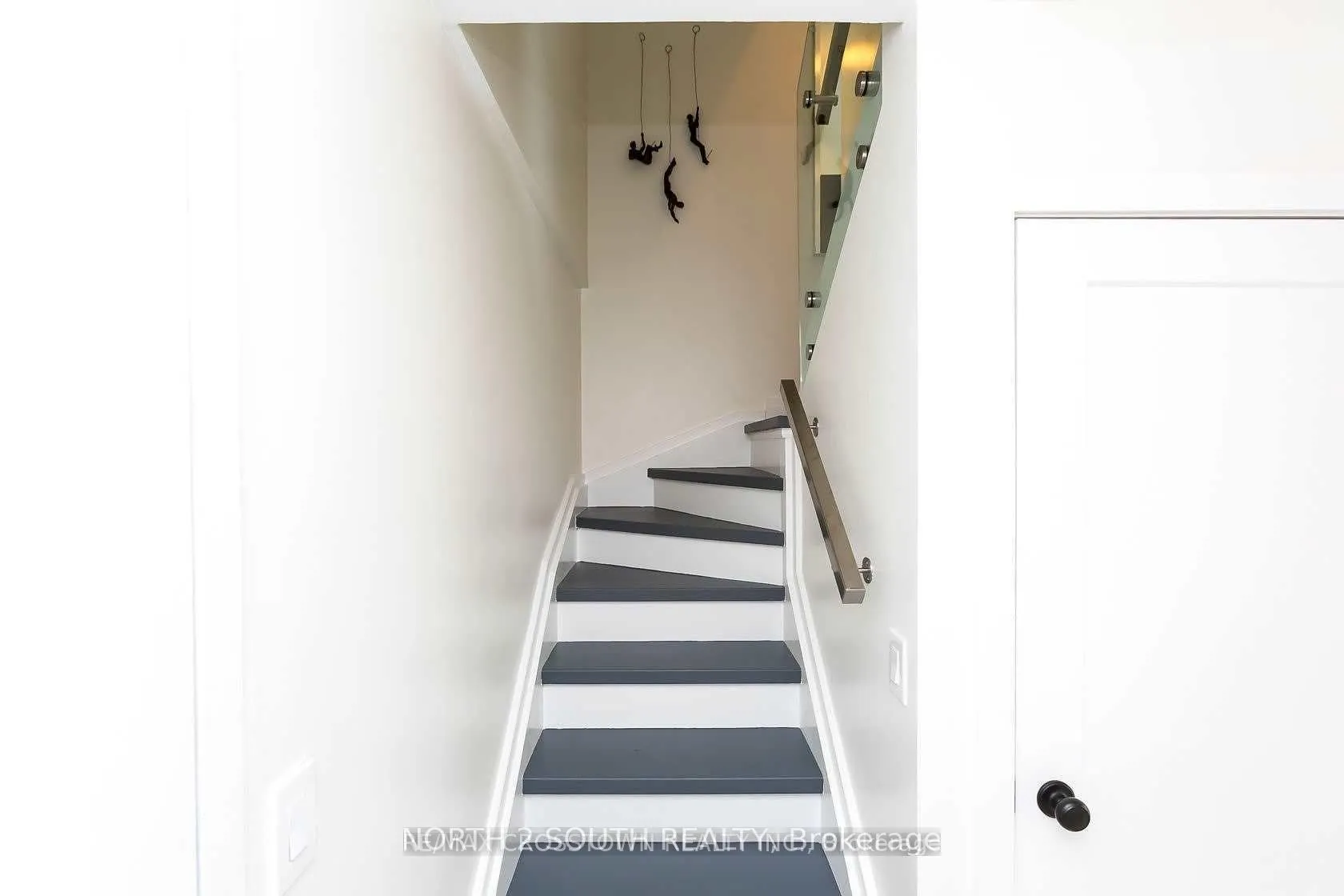 Photo 9 of Unit 913, 222 The Esplanade Avenue, Toronto, Waterfront Communities — HOMEH