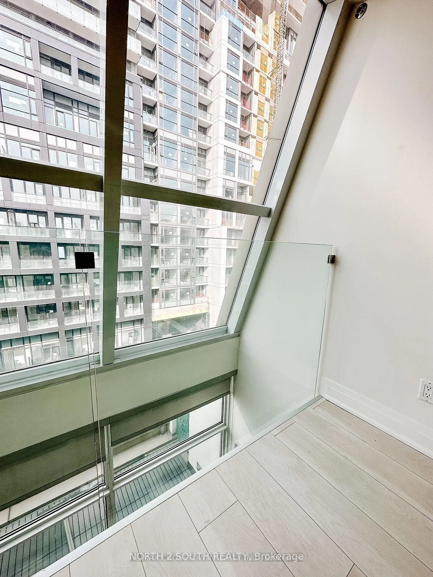 Photo 12 of Unit 913, 222 The Esplanade Avenue, Toronto, Waterfront Communities — HOMEH