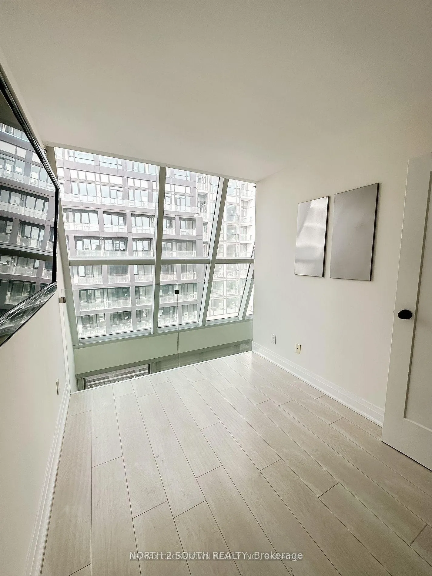 Photo 13 of Unit 913, 222 The Esplanade Avenue, Toronto, Waterfront Communities — HOMEH