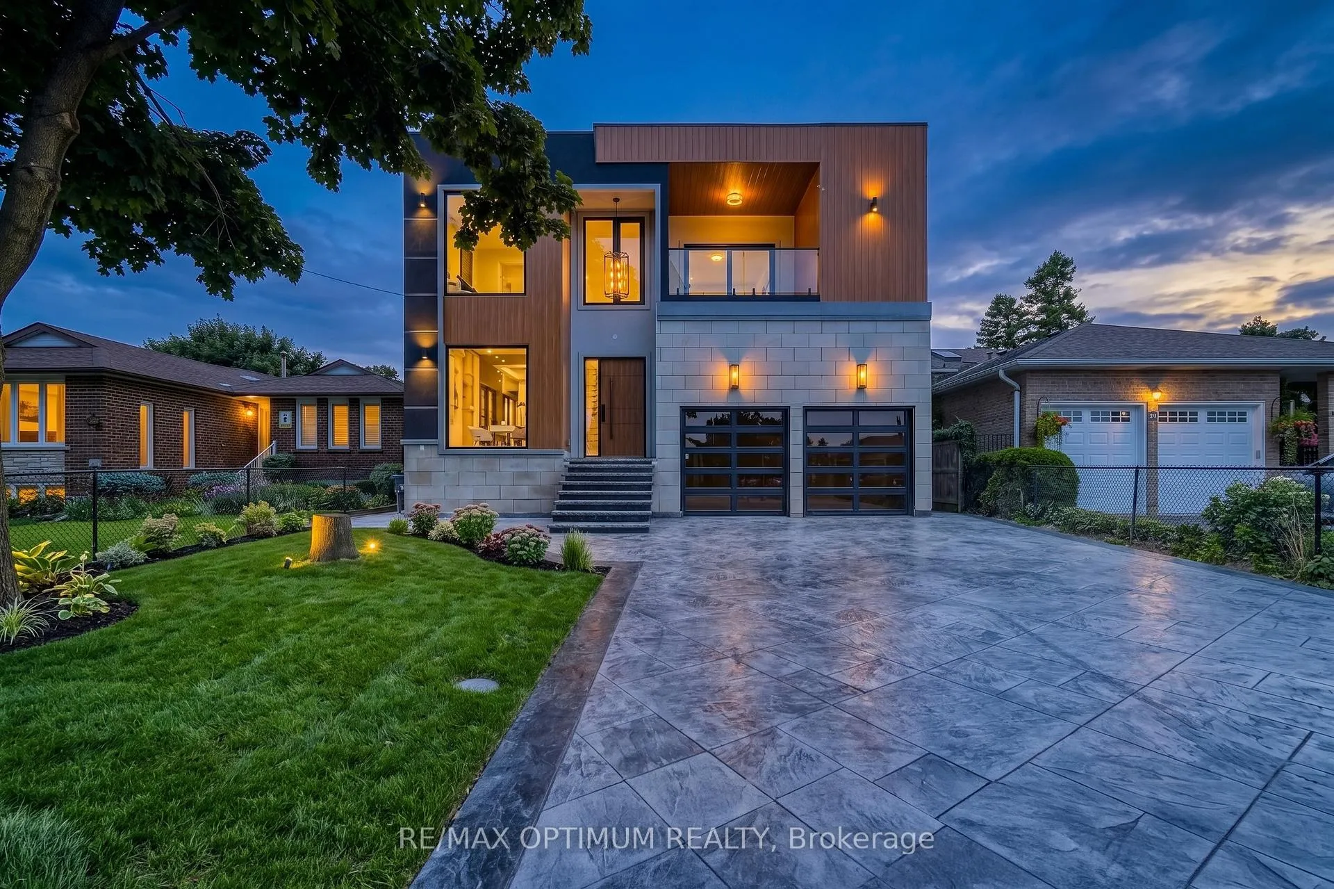 Photo 1 of 47 Moore Street, Brampton, Brampton West — HOMEH