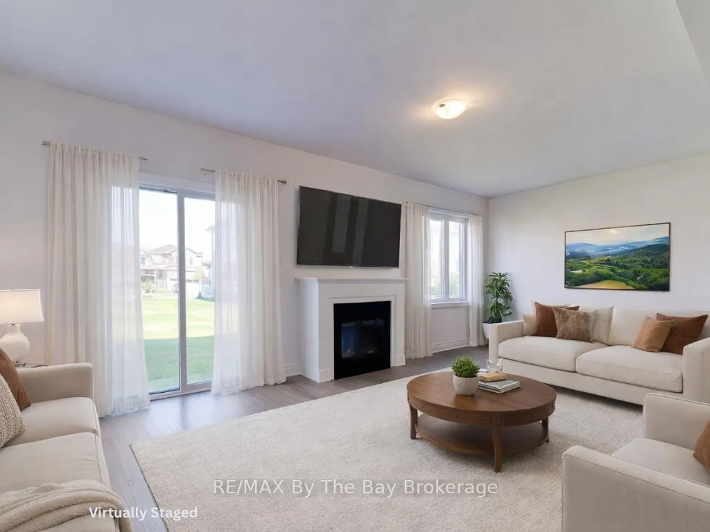 Photo 6 of 21 Lisa Street, Wasaga Beach — HOMEH