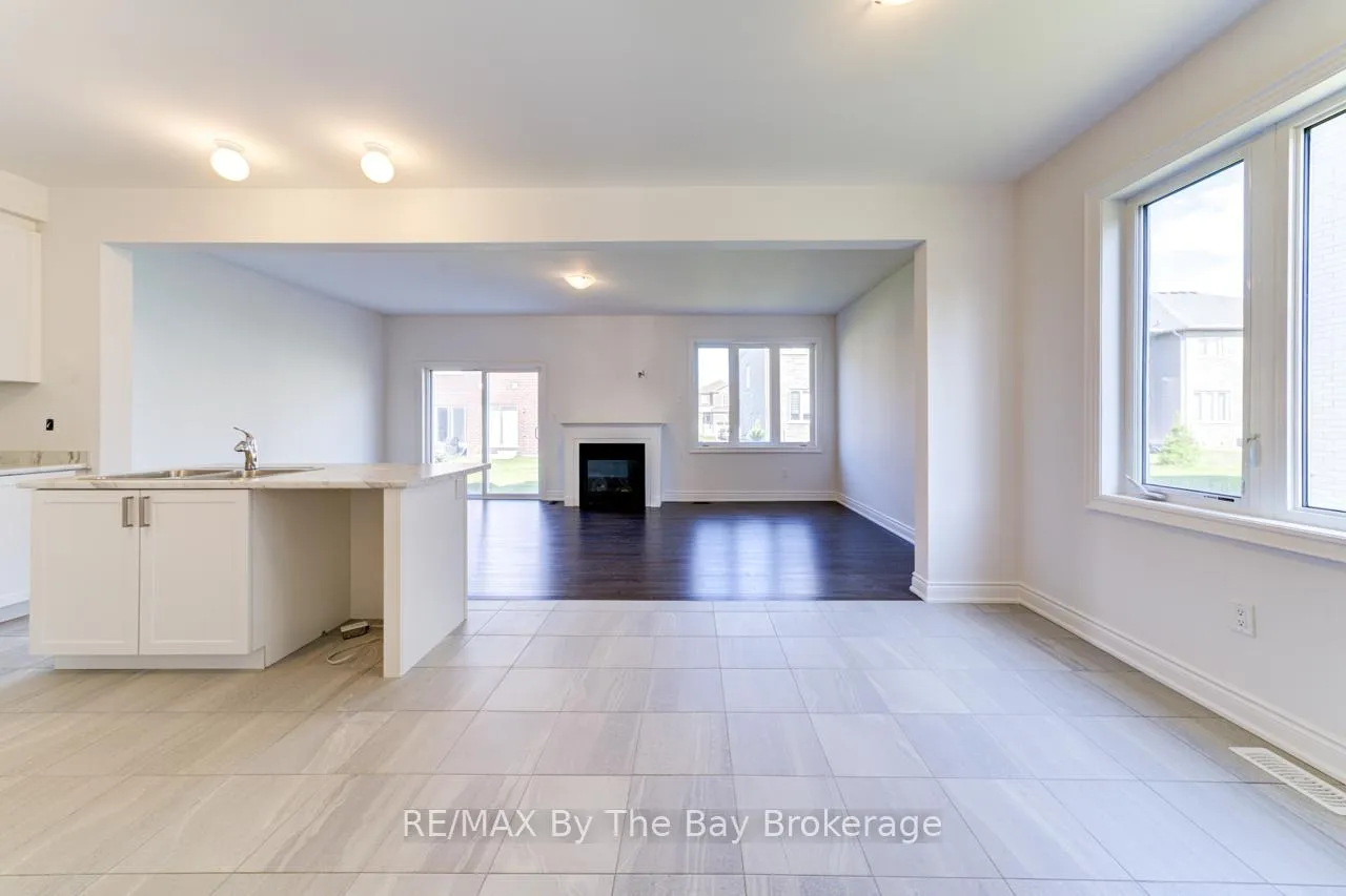 Photo 9 of 21 Lisa Street, Wasaga Beach — HOMEH