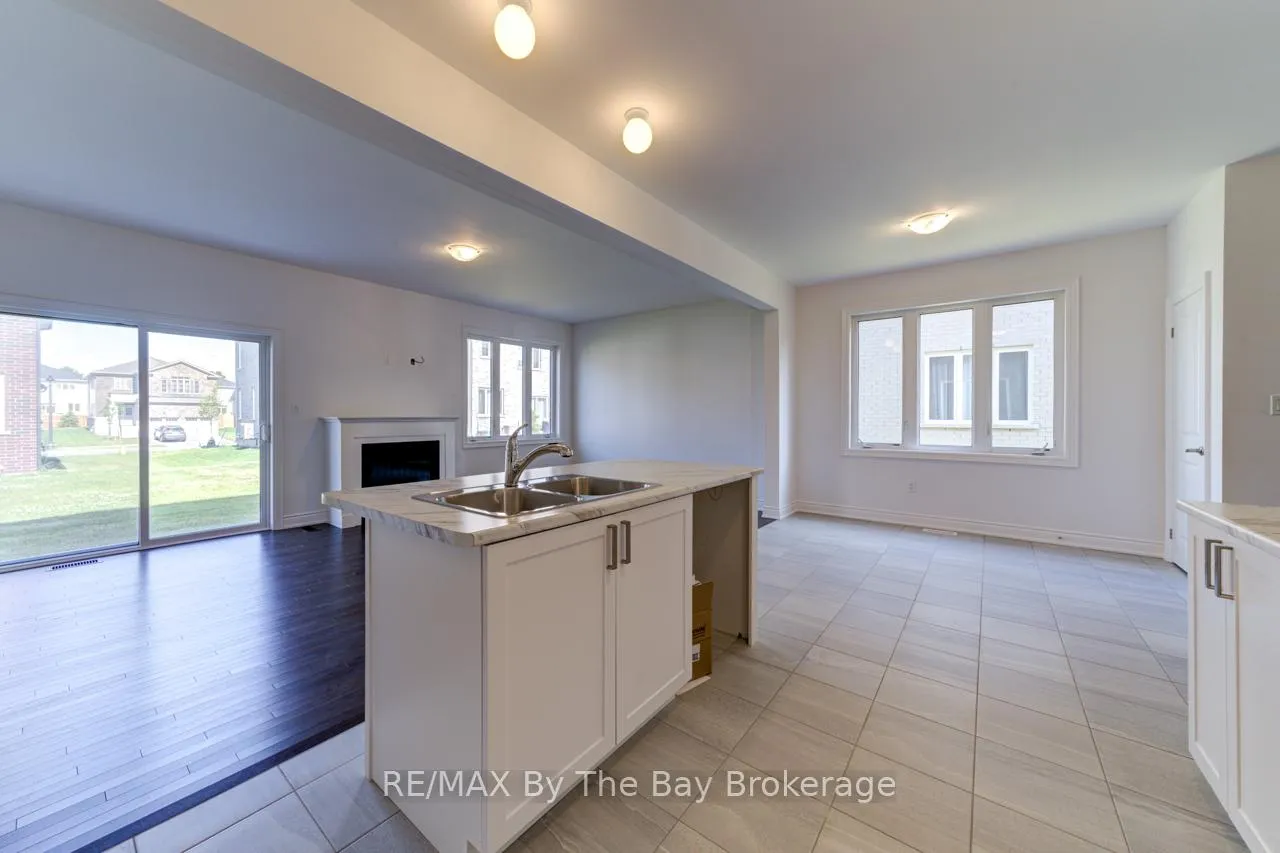 Photo 15 of 21 Lisa Street, Wasaga Beach — HOMEH
