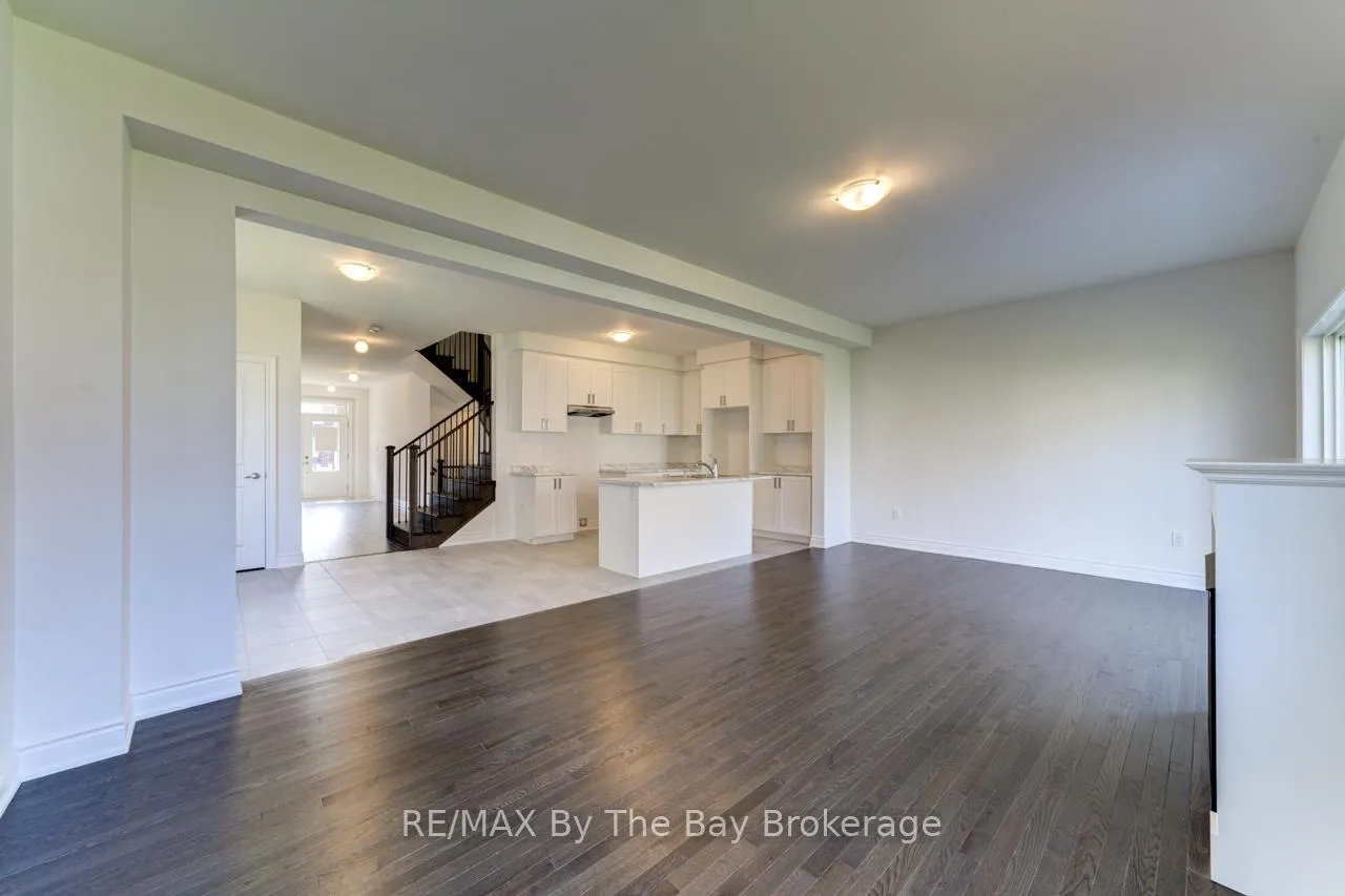 Photo 18 of 21 Lisa Street, Wasaga Beach — HOMEH