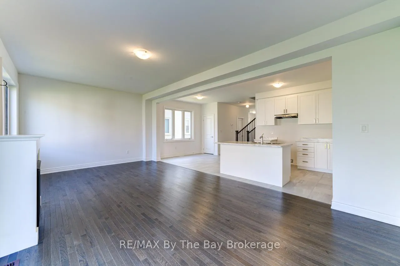 Photo 19 of 21 Lisa Street, Wasaga Beach — HOMEH
