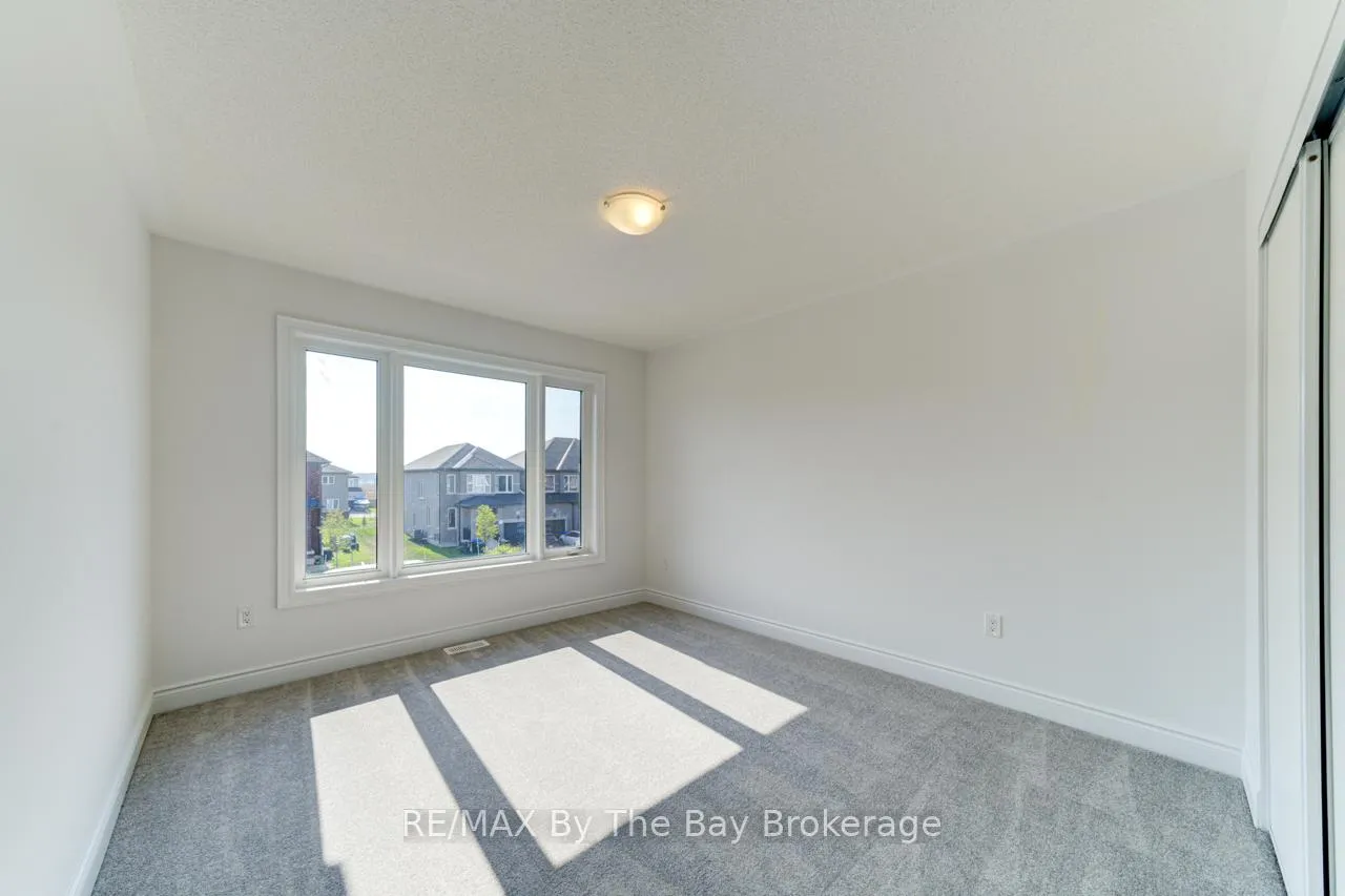 Photo 23 of 21 Lisa Street, Wasaga Beach — HOMEH