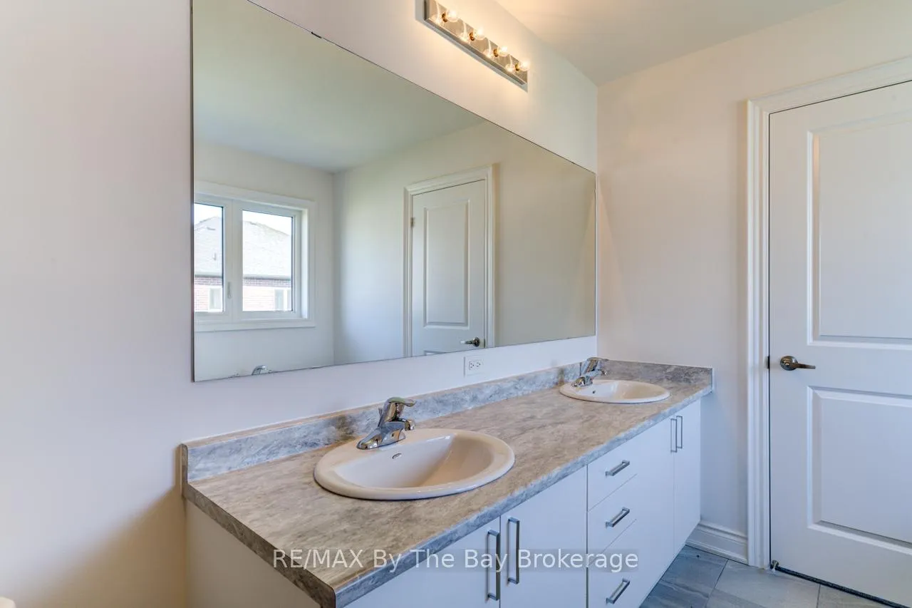 Photo 29 of 21 Lisa Street, Wasaga Beach — HOMEH