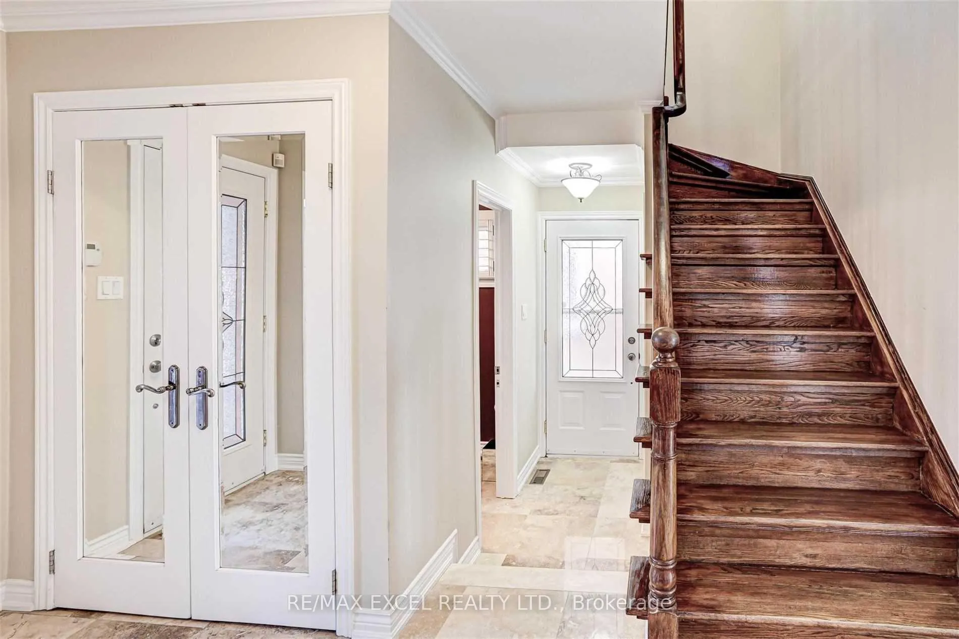 Photo 4 of Unit Upper, 59 Pentland Crescent, Vaughan, Maple — HOMEH